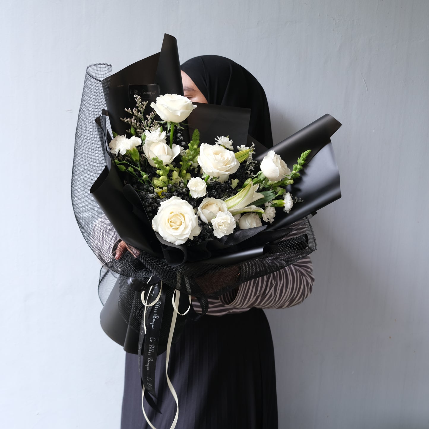 Monochrome Bouquet - Le Bliss Bouquet
