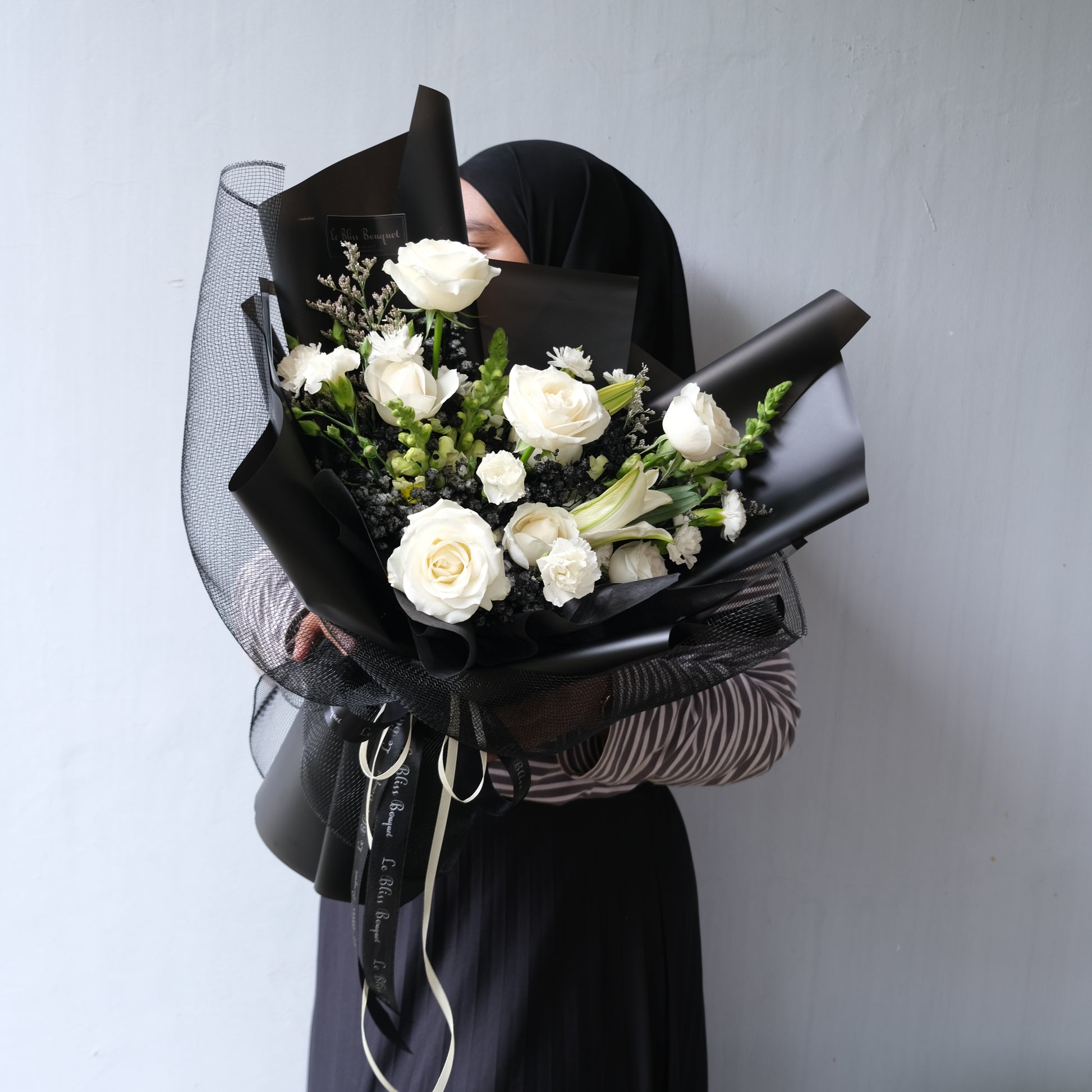 Monochrome Bouquet - Le Bliss Bouquet