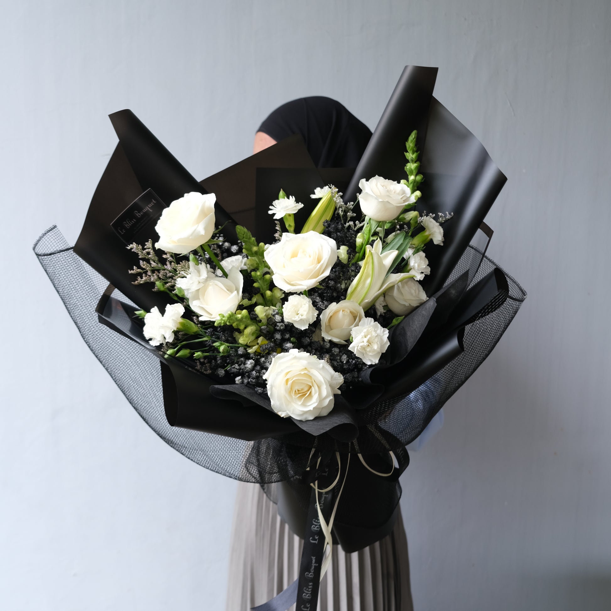 Monochrome Bouquet - Le Bliss Bouquet