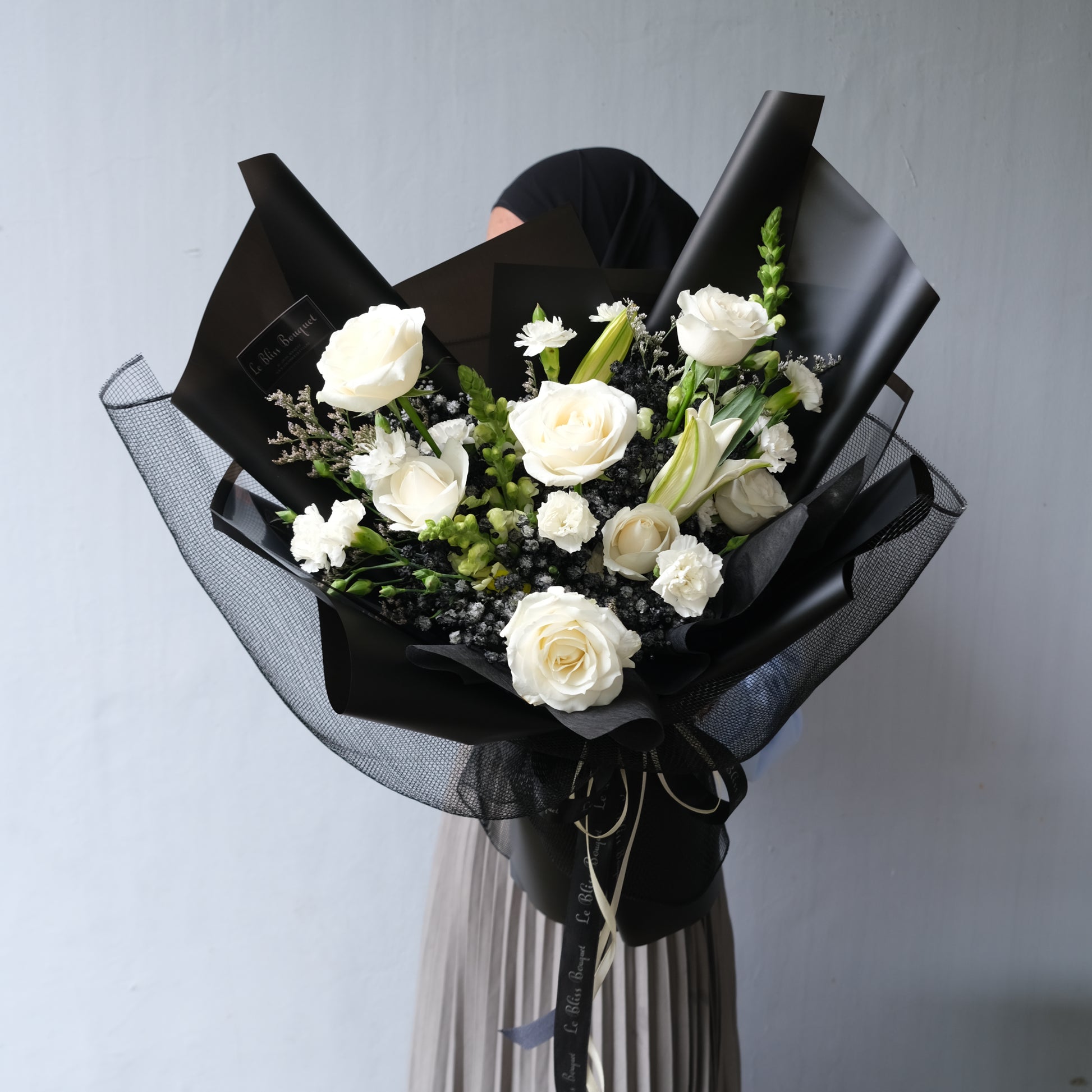 Monochrome Bouquet - Le Bliss Bouquet
