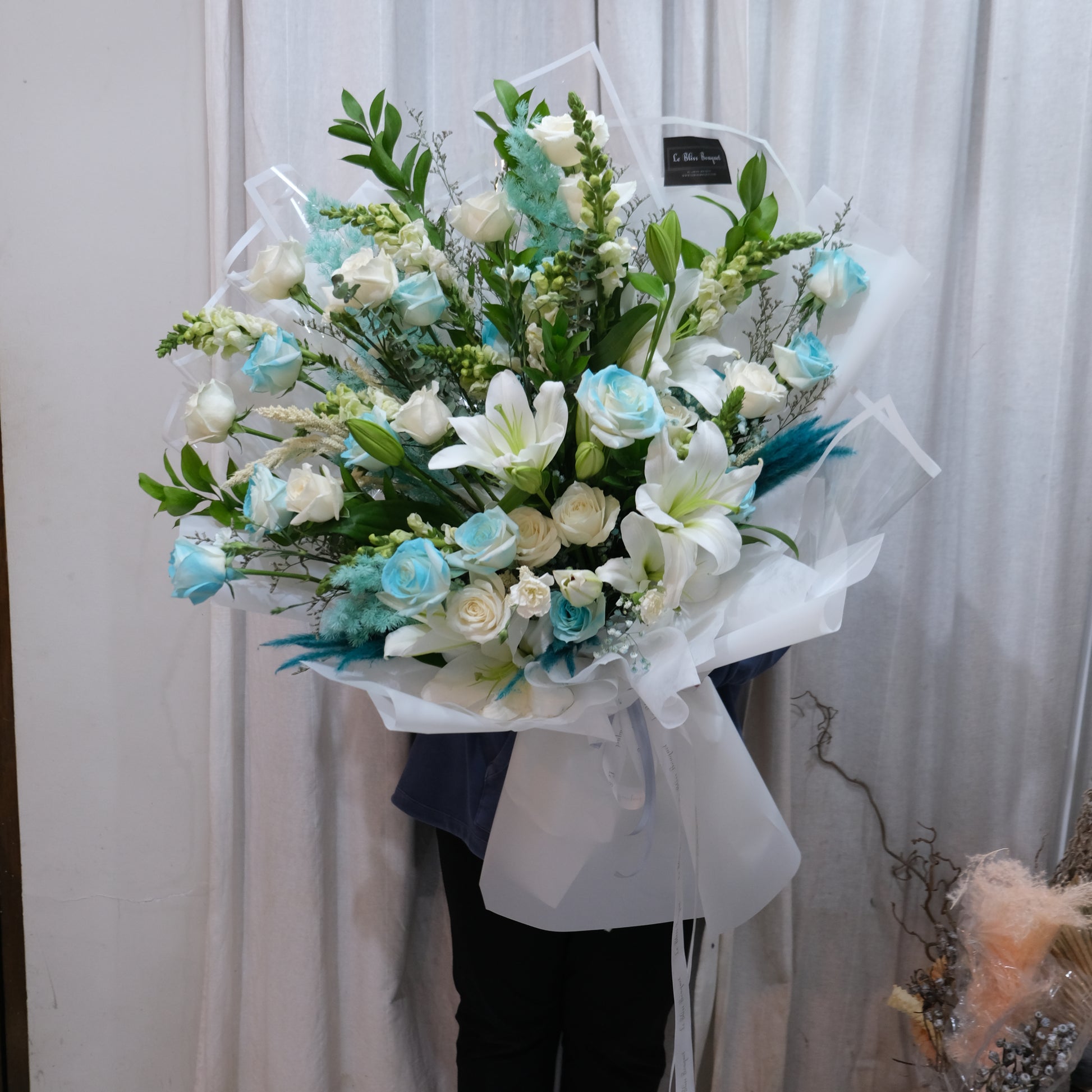 Blue White Extra Large Bouquet - Le Bliss Bouquet. Florist Jakarta