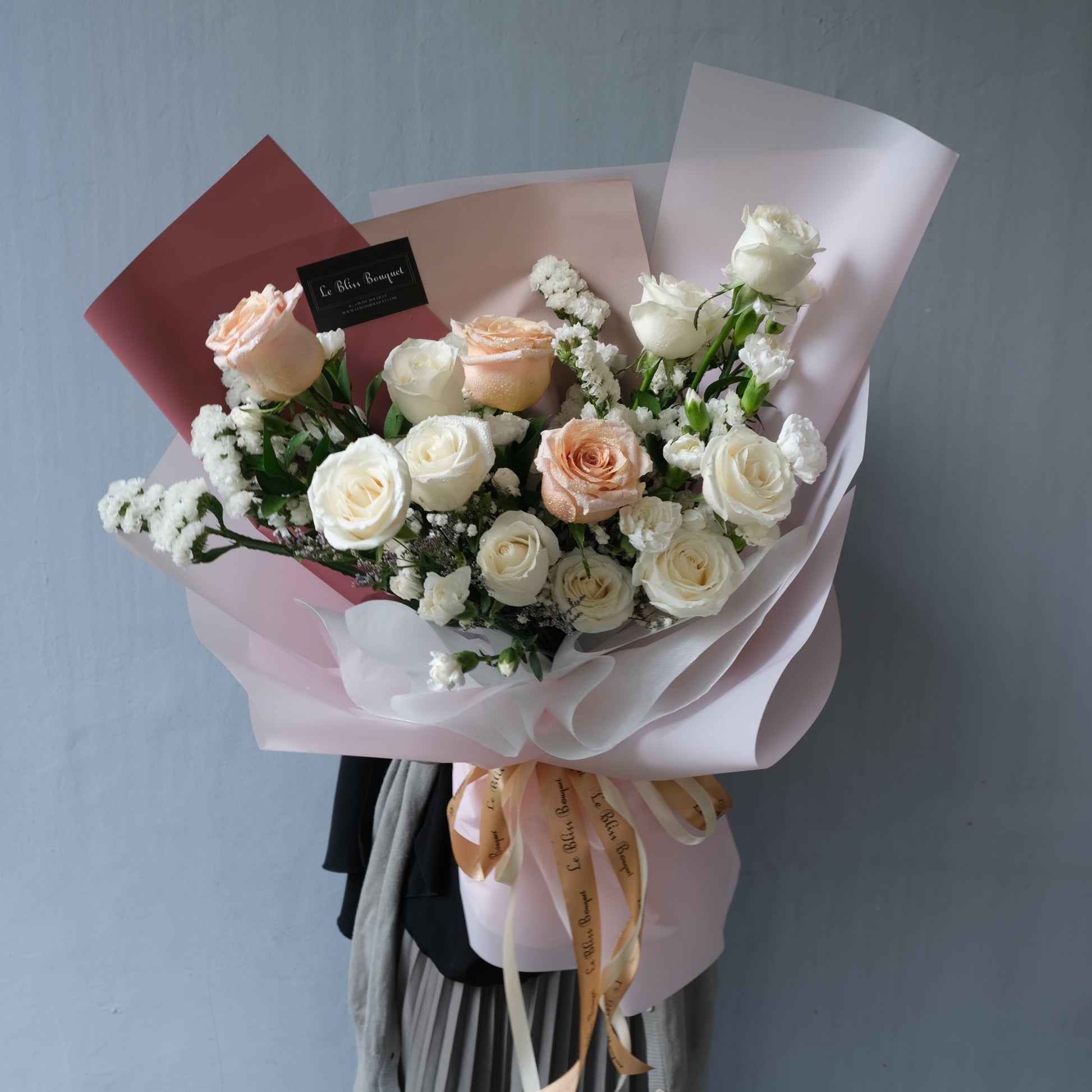 Shimmer Rose White Peach Bouquet - Le Bliss Bouquet. Florist jakarta, Toko Bunga jakarta