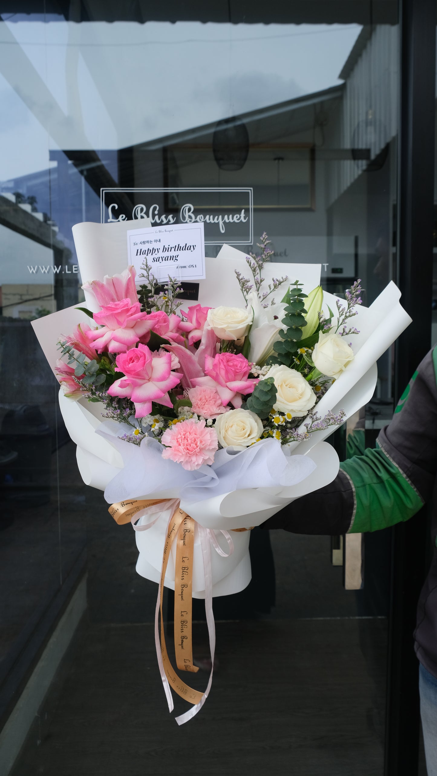 Pink White Gradation Large Bouquet