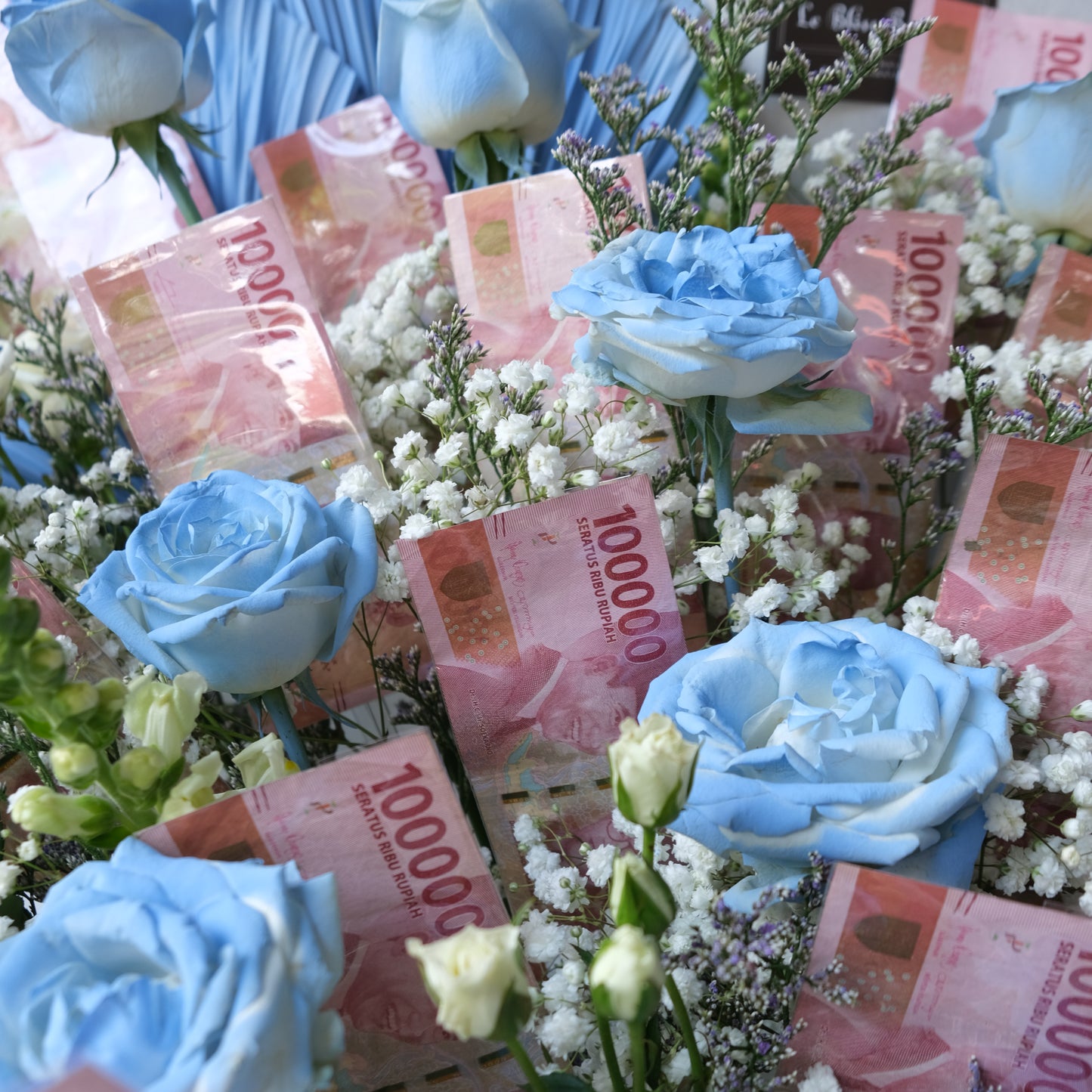 Grand Blue Human Size Money Bouquet | 40 Lembar