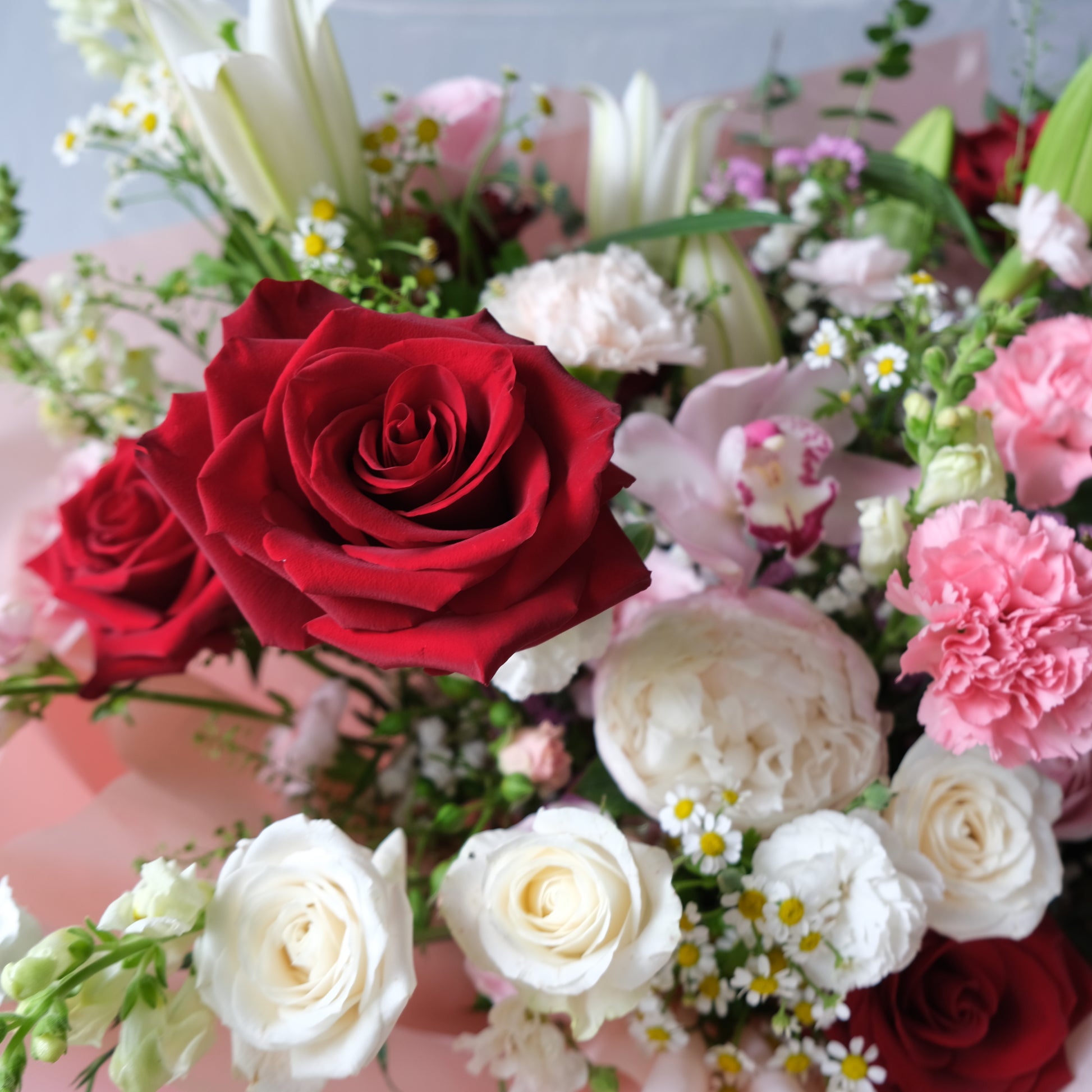 Explorer Rose Peony Human Size Bouquet - Le Bliss Bouquet