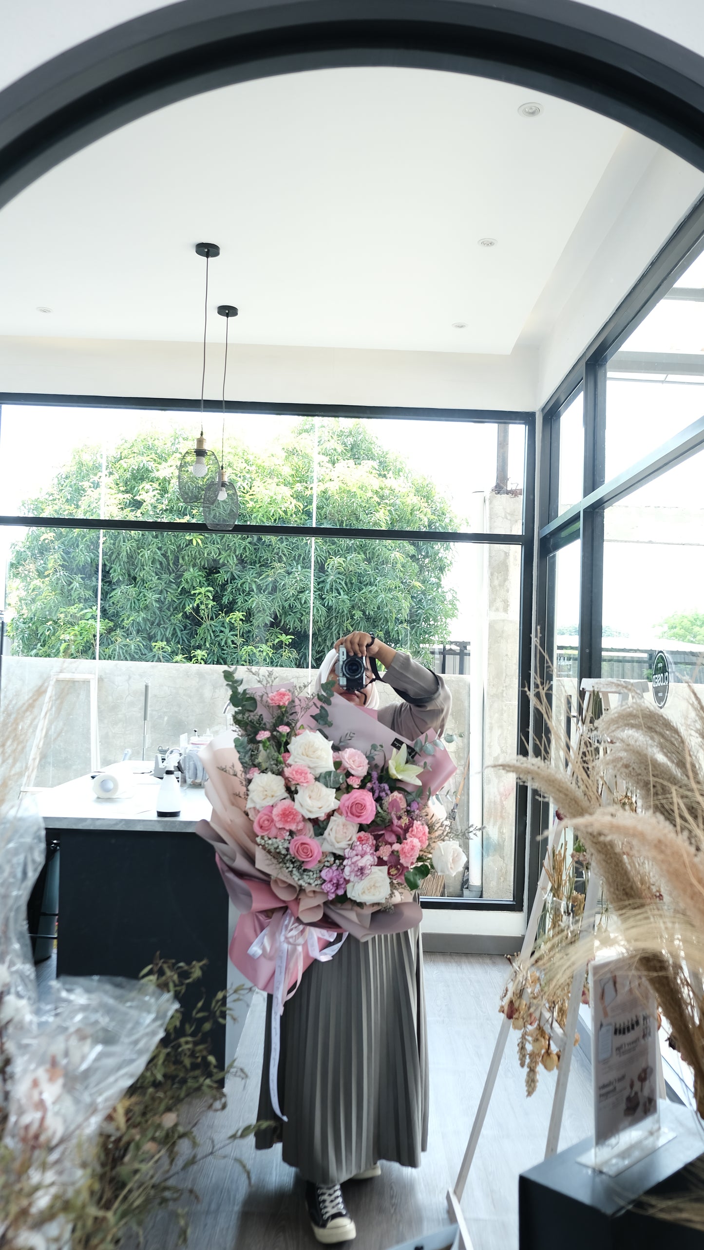 White Ohara Hermosa Bouquet