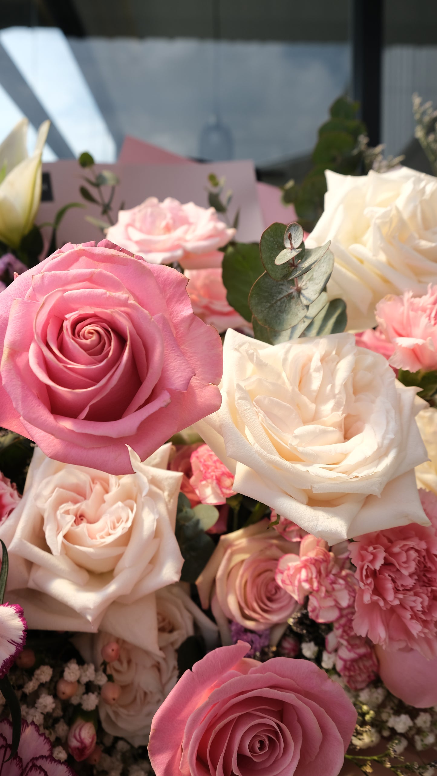 White Ohara Hermosa Bouquet