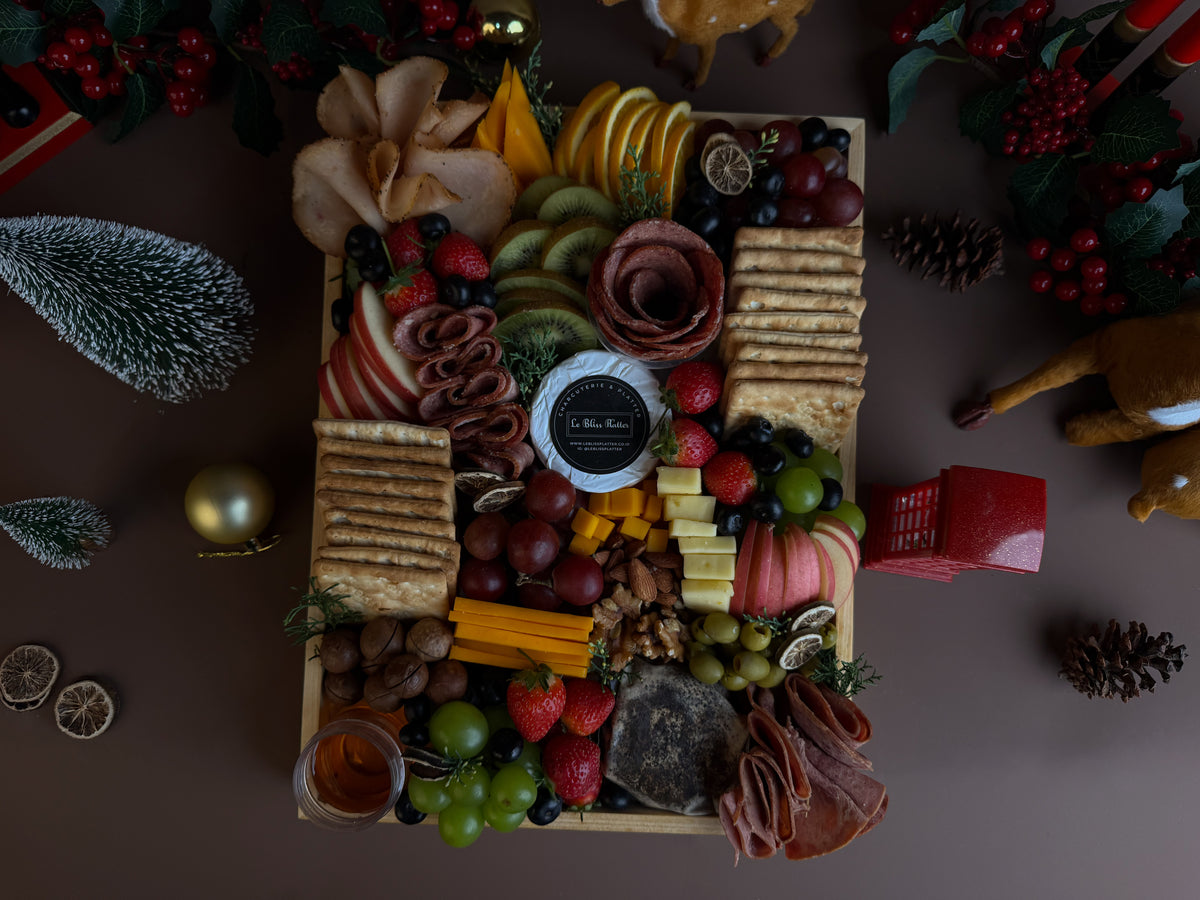 The Noël Grazing Feast