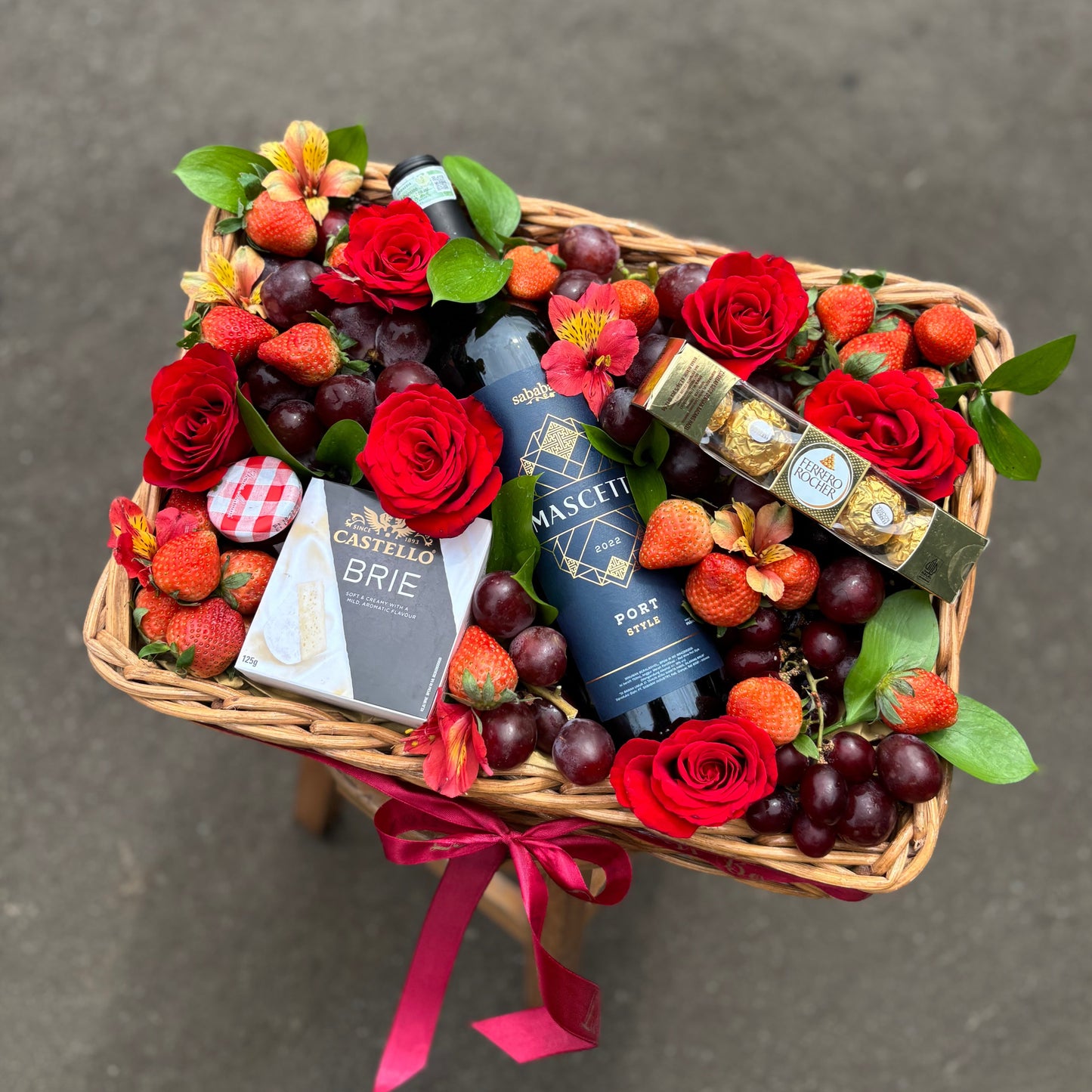 Elegant wine hamperr for delivery in Jakarta, Bintaro, Tangerang