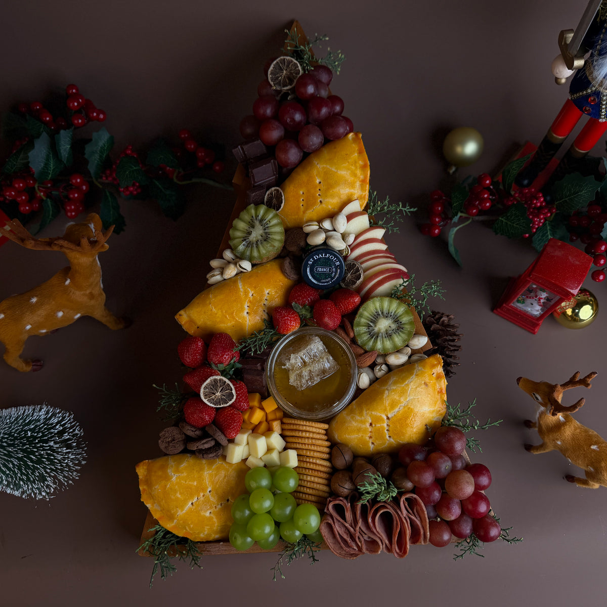Hand Pie Xmas Tree Platter