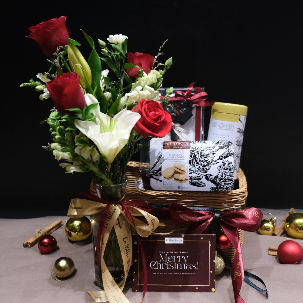 Festive Rattan Christmas Hamper Jakarta dari Le Bliss dengan desain elegan dan isi premium. Parcel Natal terbaik untuk pengiriman di Jakarta