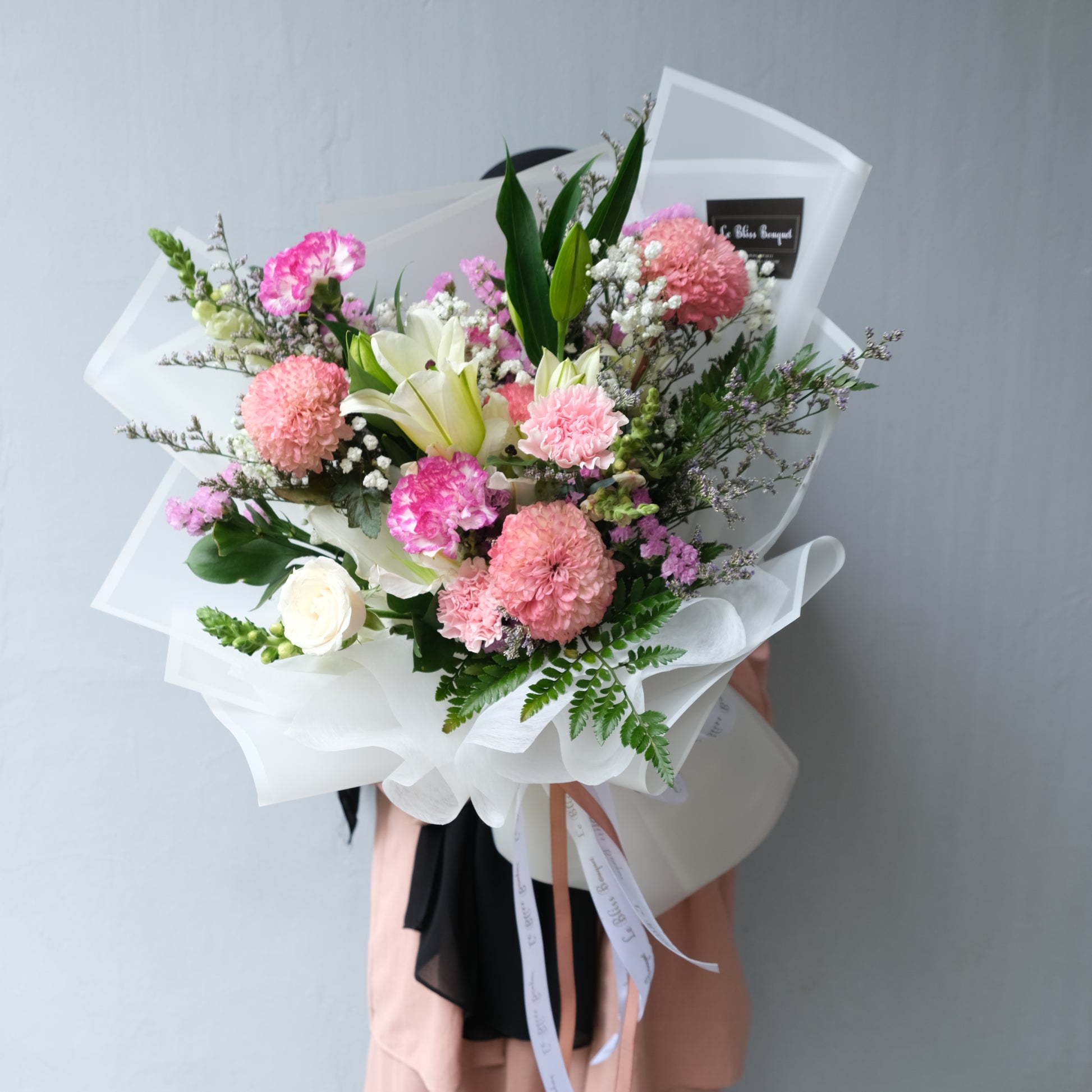 Gompie Flower Jakarta Cirebon Lily Signum dengan kombinasi bunga lili dan mawar 