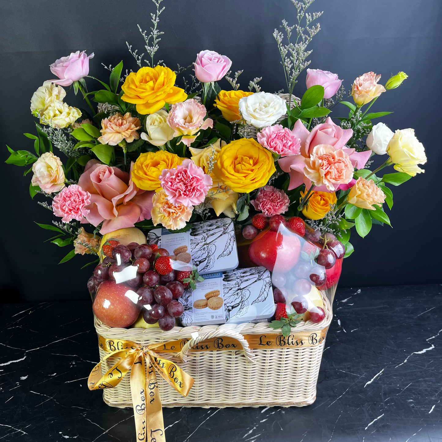 Grand fruit parcel with harvest cookies by le bliss box. premium parcel buah bunga surabaya, jakarta, cirebon. fruit hamper surabaya