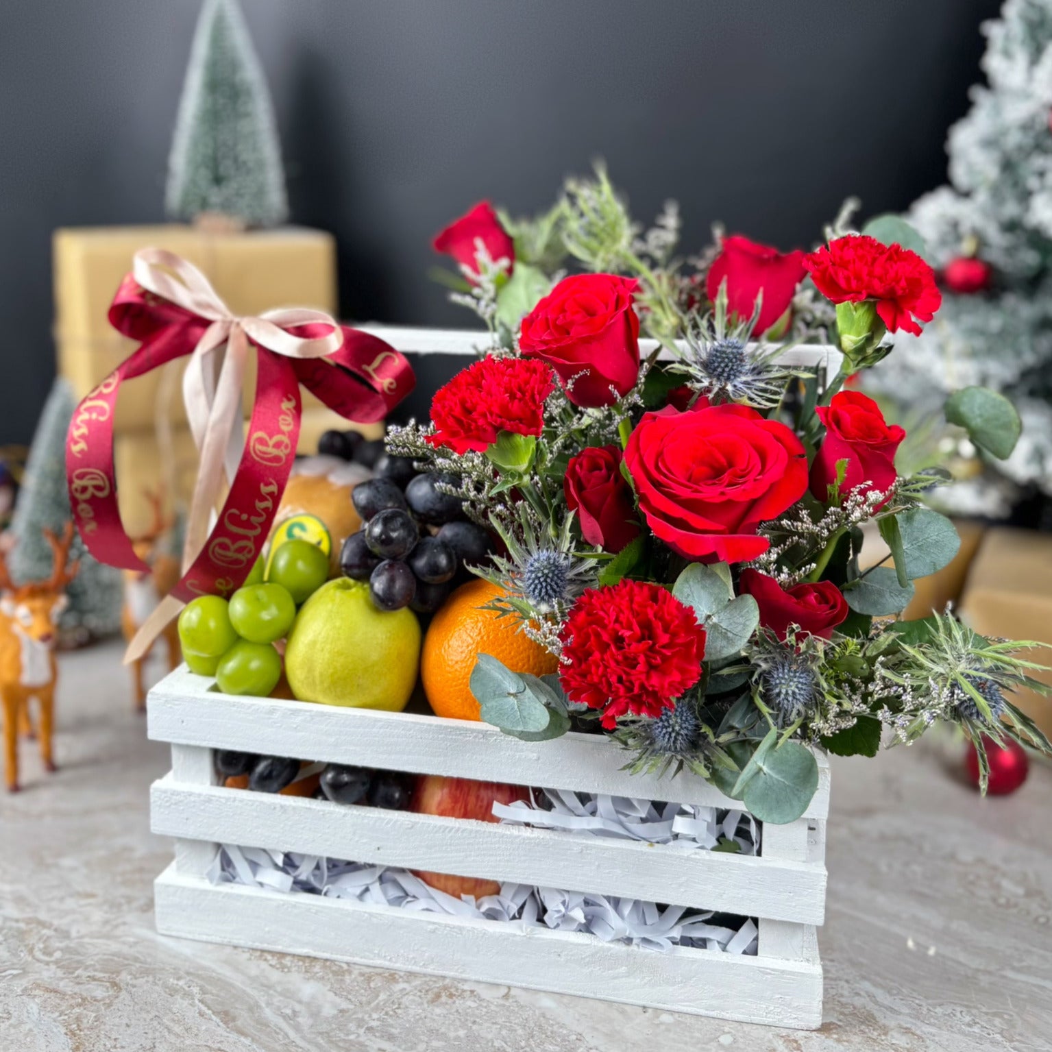 Hamper natal buah dengan bunga by le bliss. Blooming Red Crate Fruit Parcel | Best Christmas Hamper in Jakarta, Tangerang, Cirebon & Surabaya – Le Bliss Box