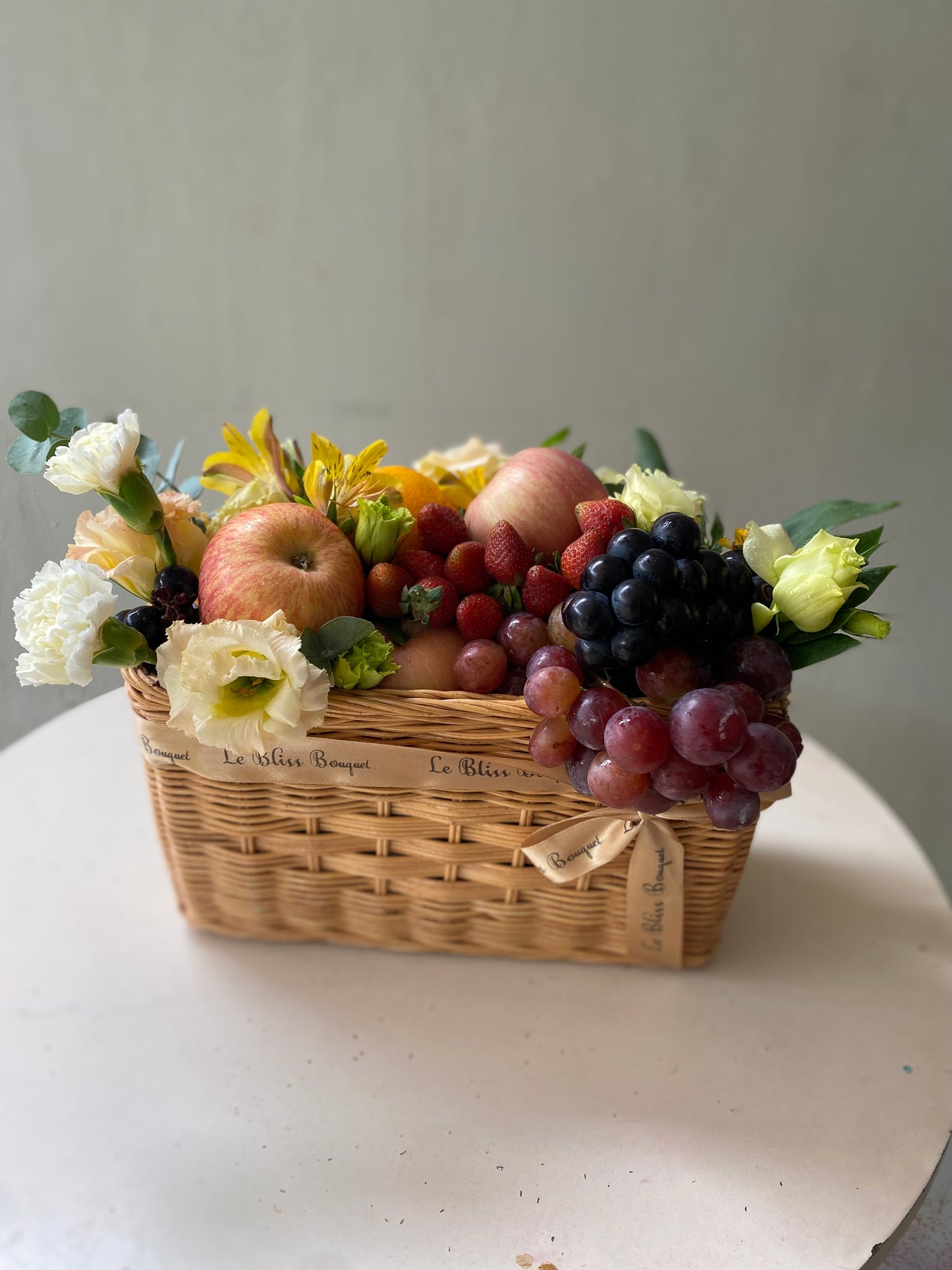 Hampers buah eksklusif berisi buah impor pilihan di Le Bliss Box pengiriman ke Jakarta dan cirebon area