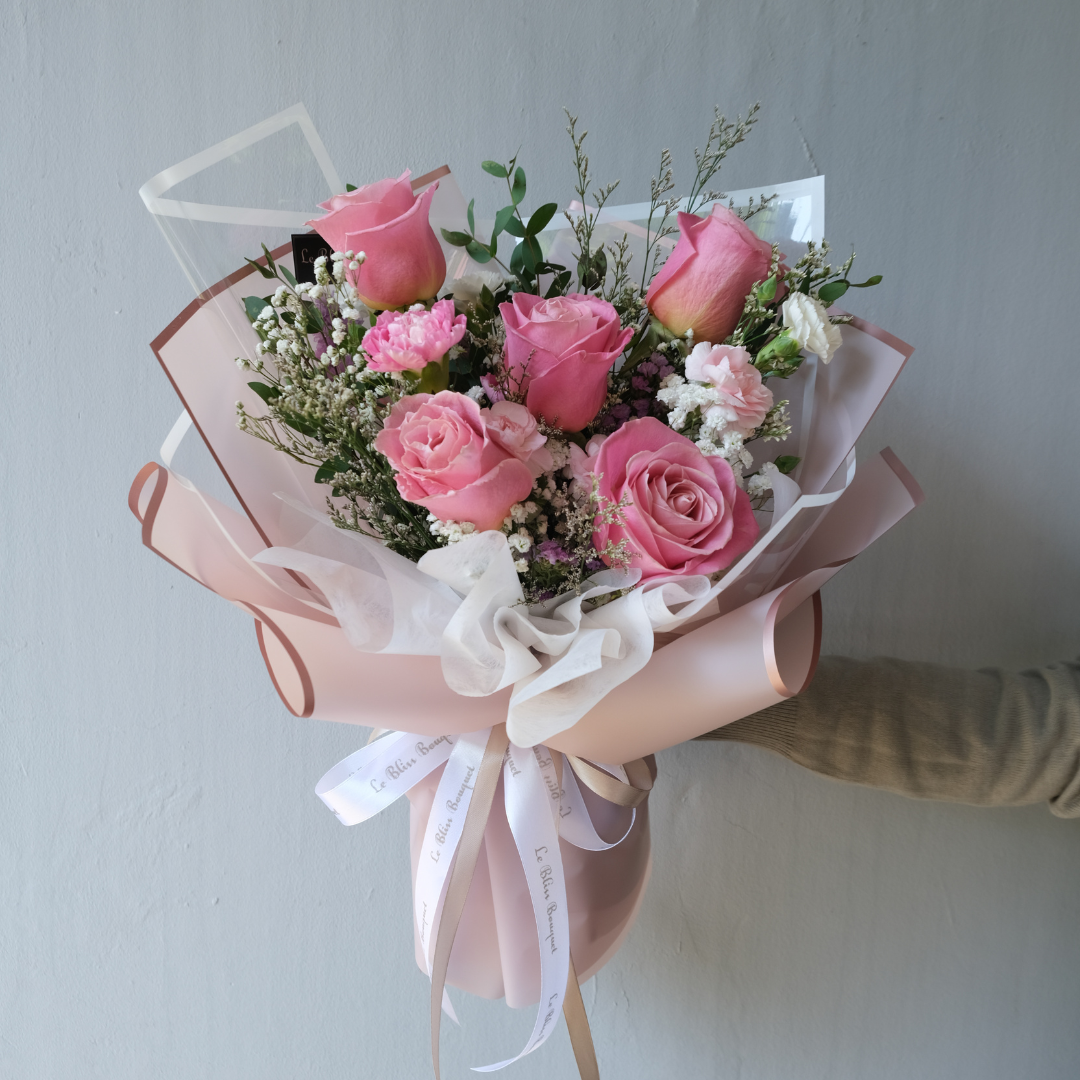 Hermosa Rose Bouquet with soft pink roses wrapped elegantly – available at Le Bliss, toko bunga Cirebon