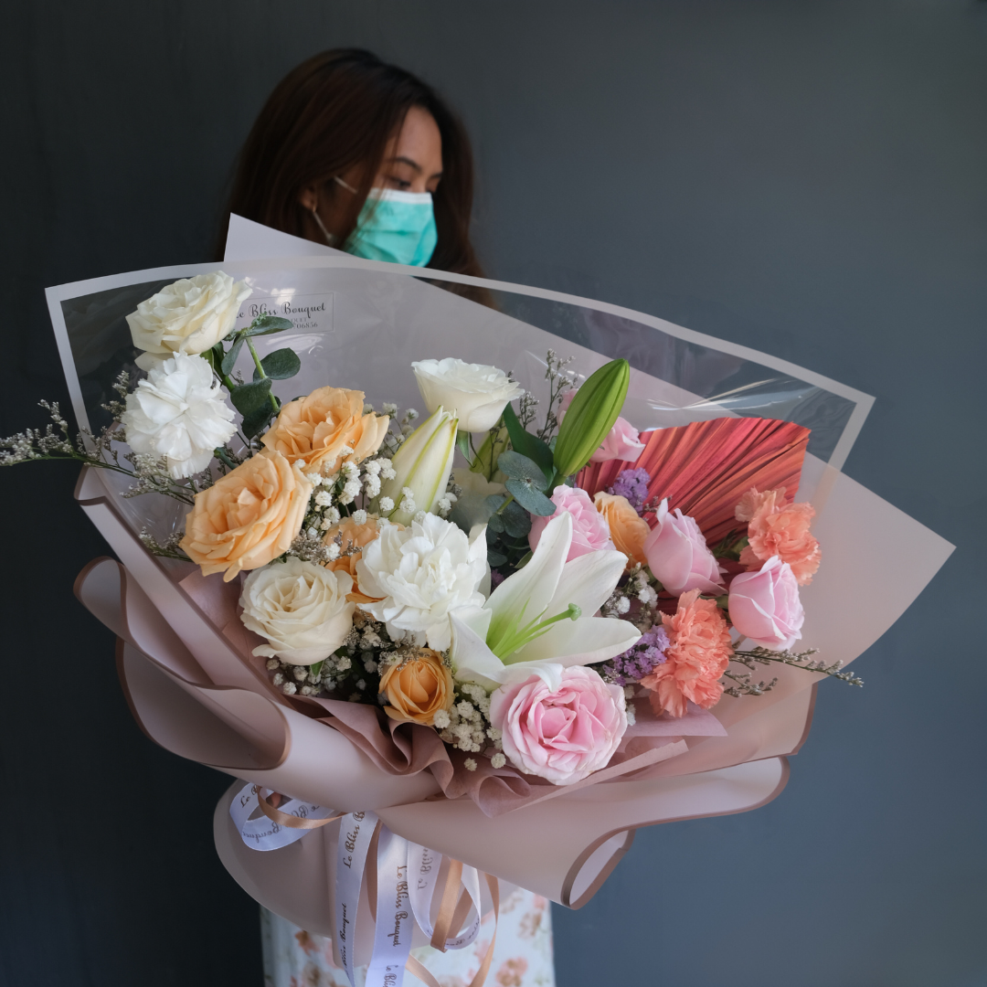 Peach Lily Bouquet - Le Bliss Bouquet