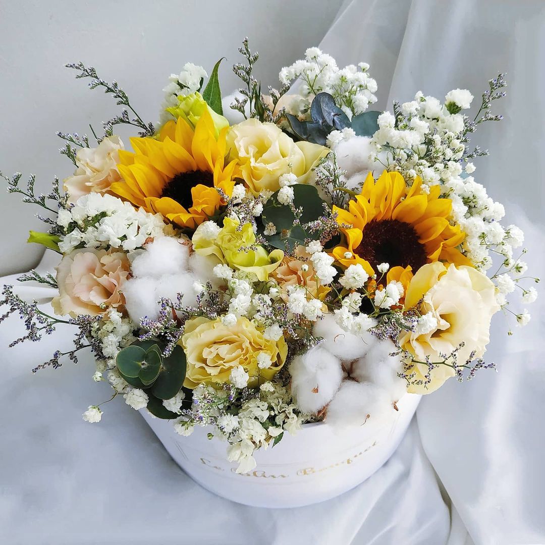 Sunflower Flat Arrangement Bloombox