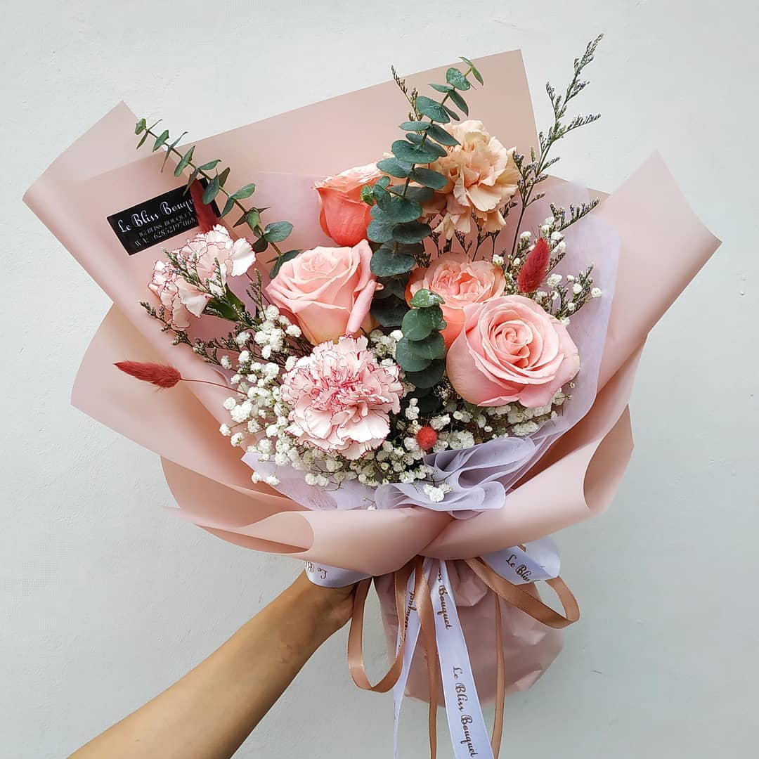 Kahala Rose Medium Bouquet