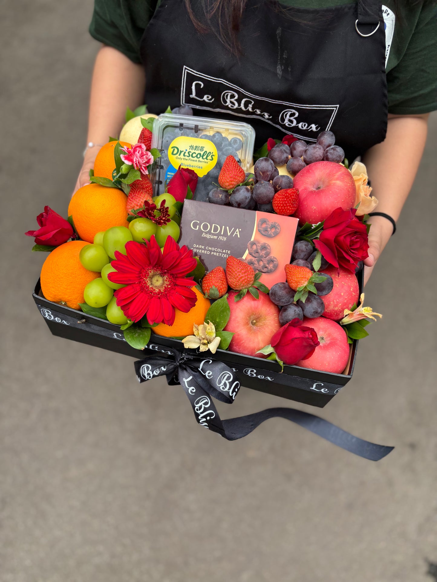 godiva parcel buah, godiva fruit hamper, surabaya Jakarta delivery. by le bliss