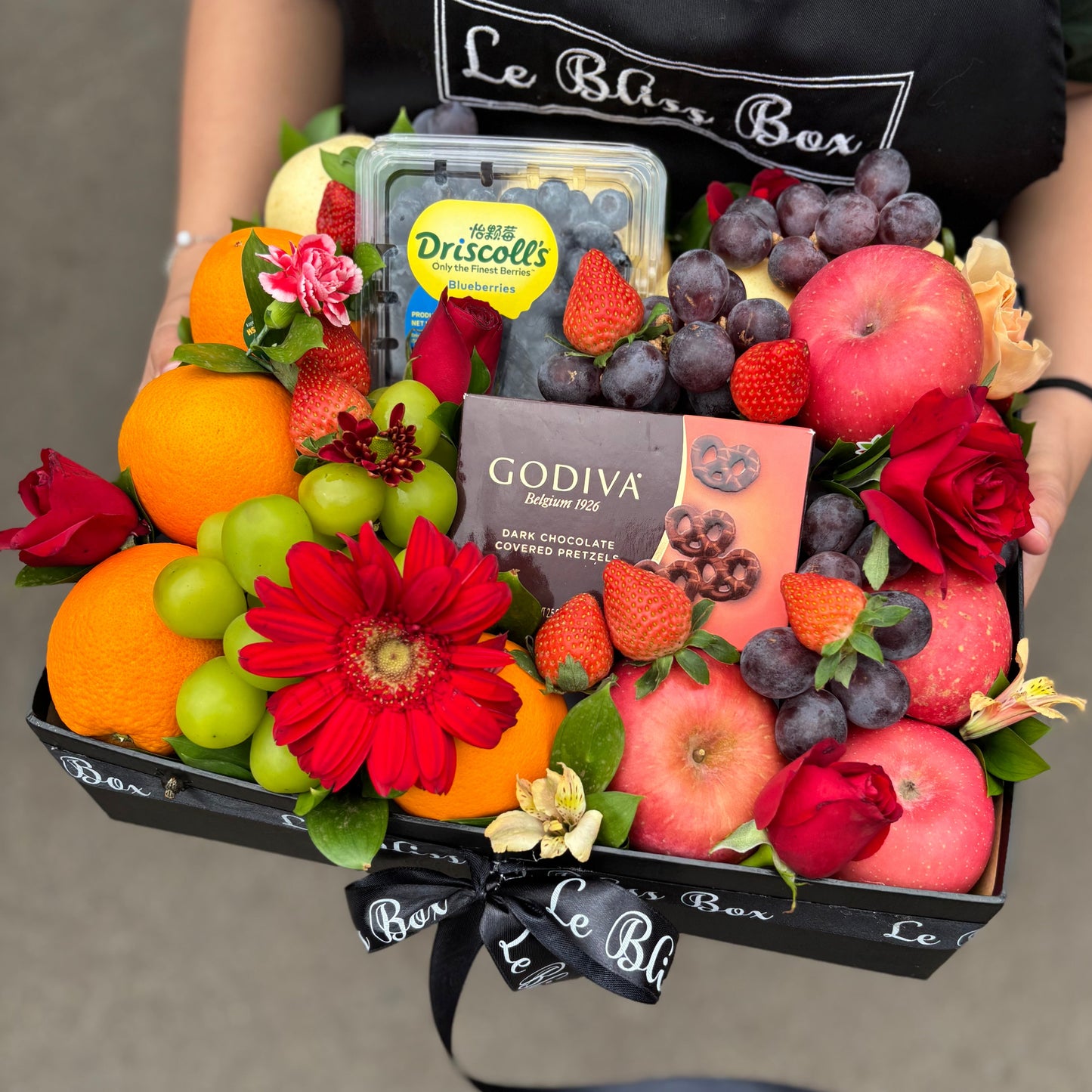godiva parcel buah, godiva fruit hamper, surabaya Jakarta delivery. by le bliss box