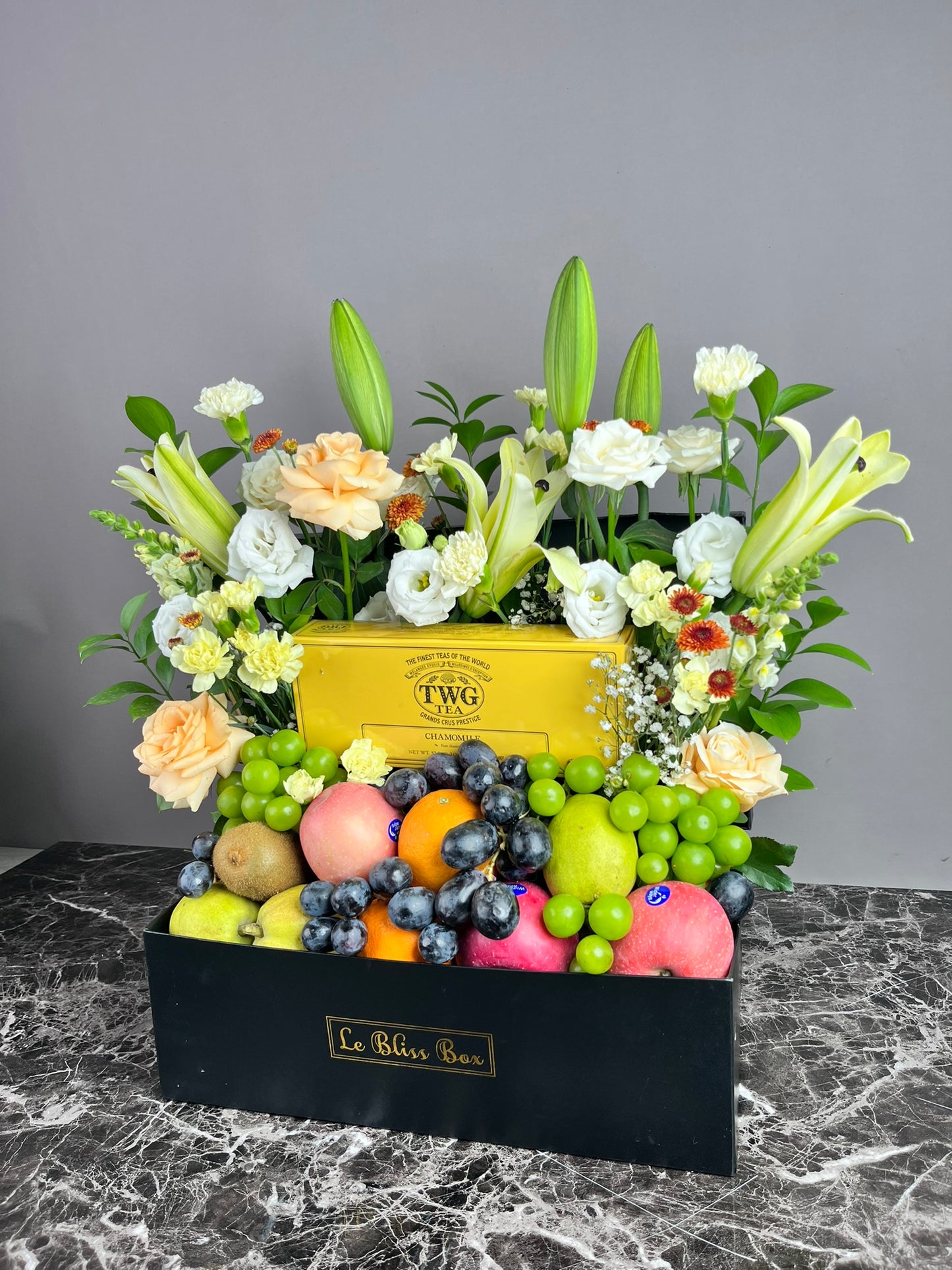 Elegant Blooming Tea Fruit Parcel