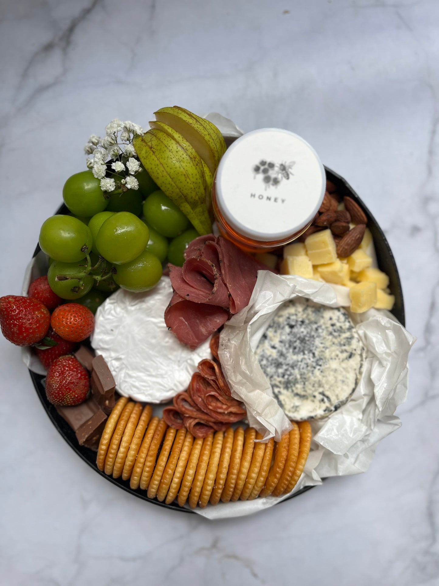 charcuterie board cheese platter by le bliss. same day delivery jakarta bintaro jabodetabek