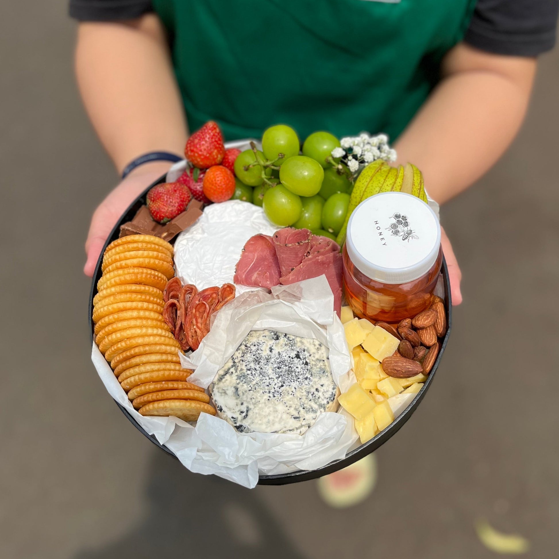 charcuterie board cheese platter by le bliss. same day delivery jakarta bintaro jabodetabek