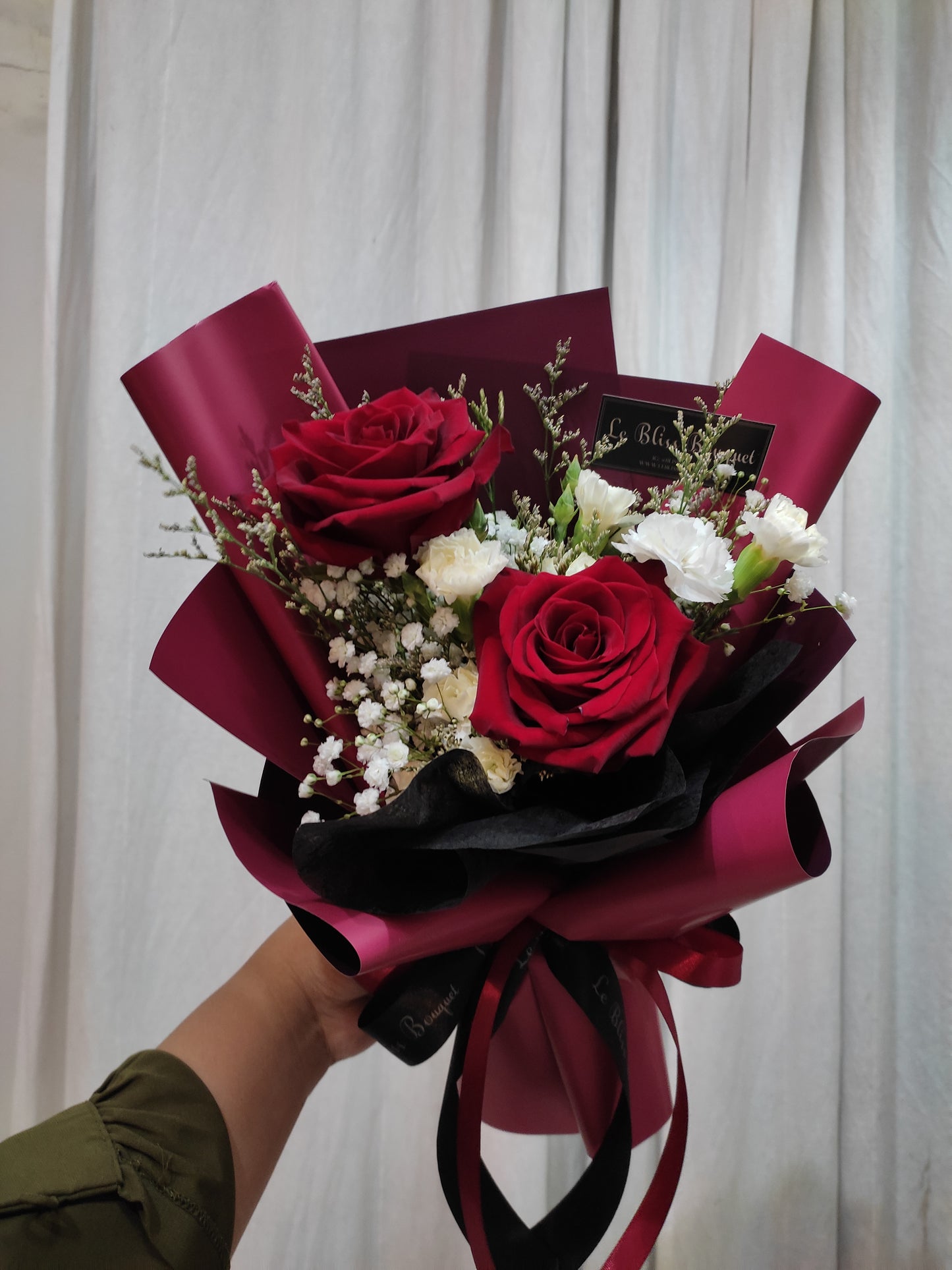 maroon small bouquet by le bliss bouquet. florist surabaya, toko bunga surabaya
