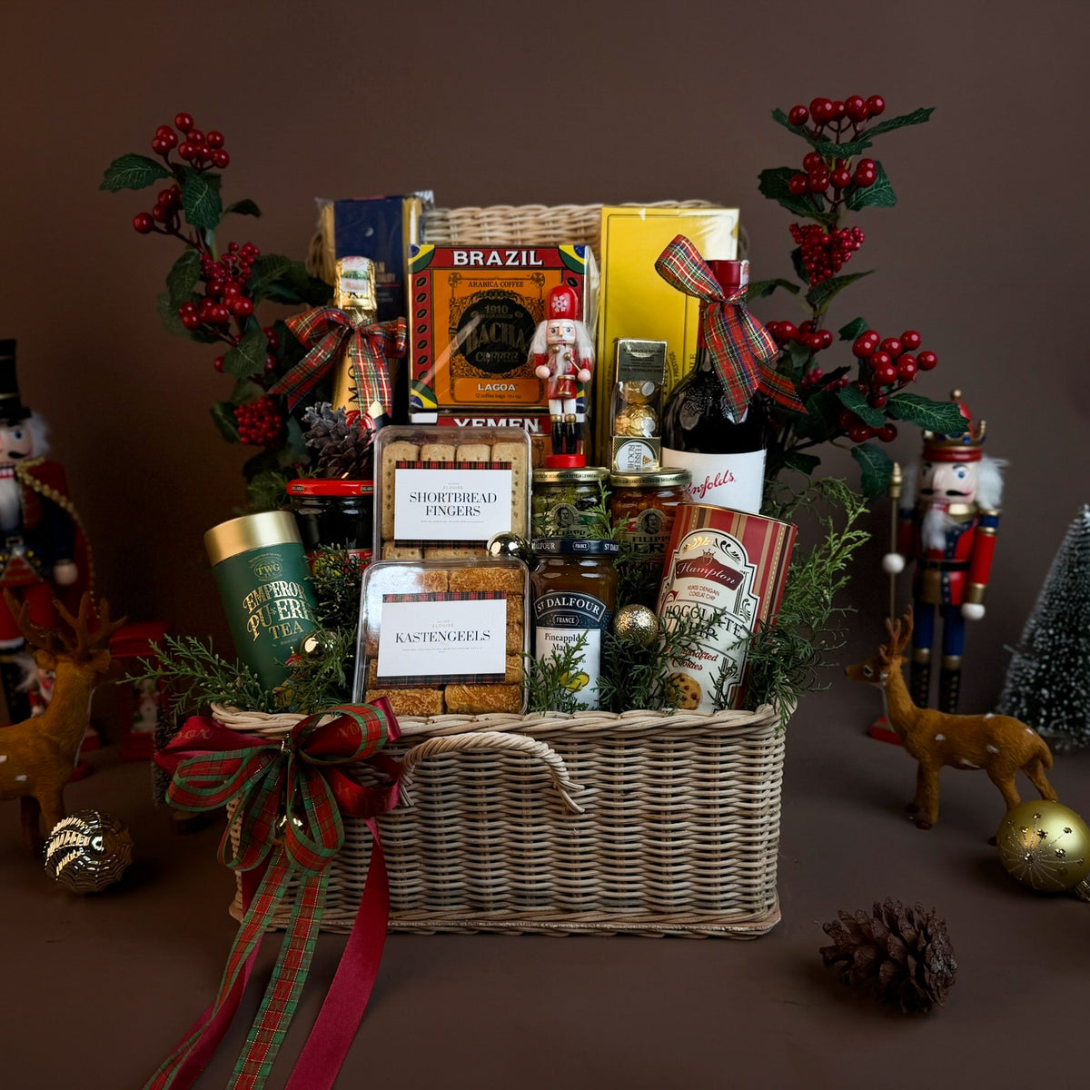 Christmas Gourmet Abundance Trunk Hamper