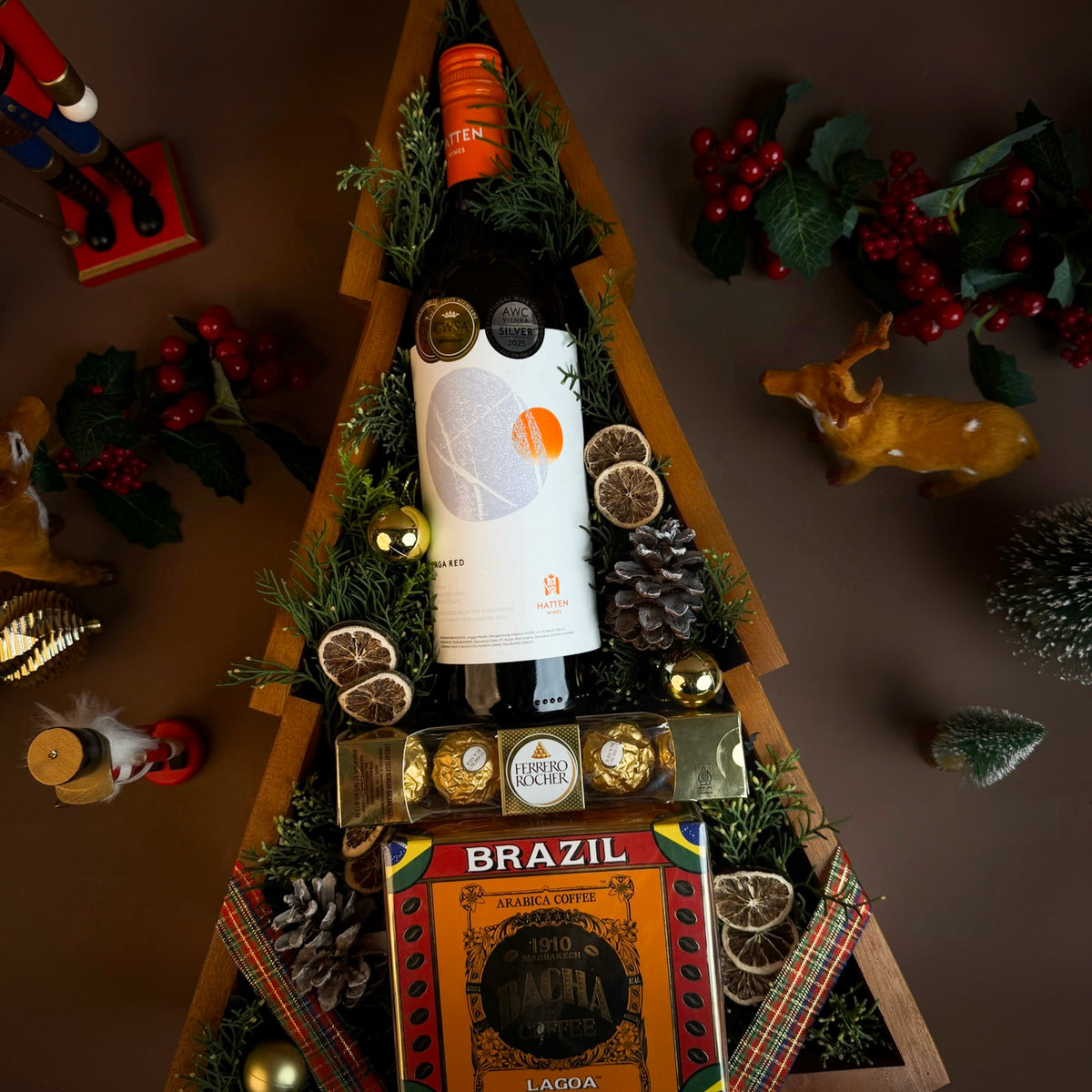 Bacha & Red Wine Christmas Tree