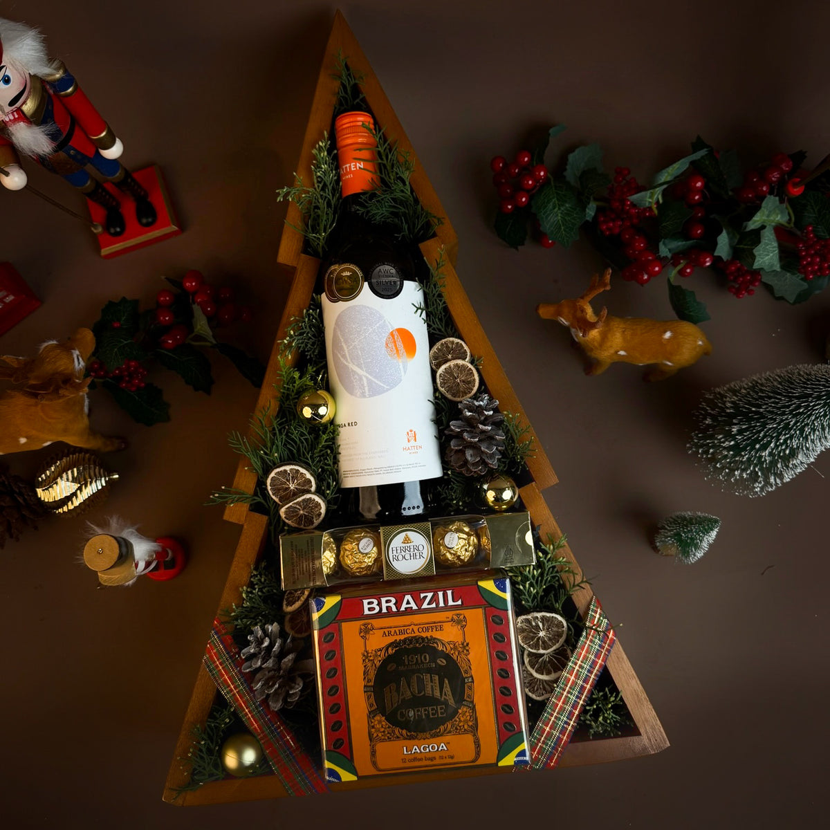 Bacha & Red Wine Christmas Tree