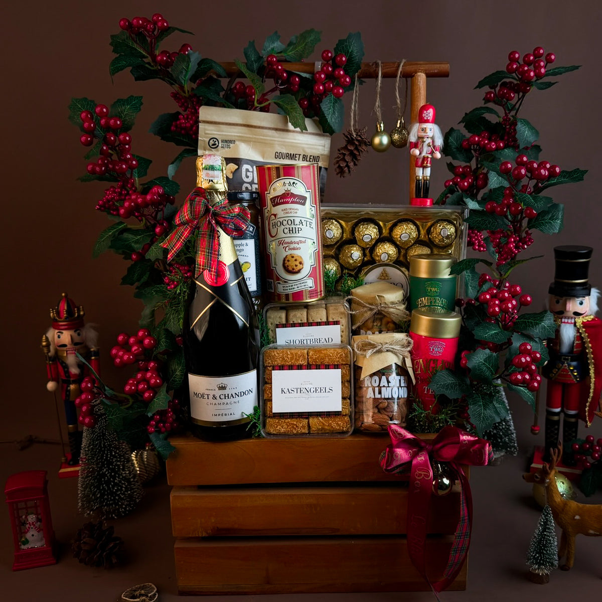 Möet Champagne Cookies Gourmet Hamper