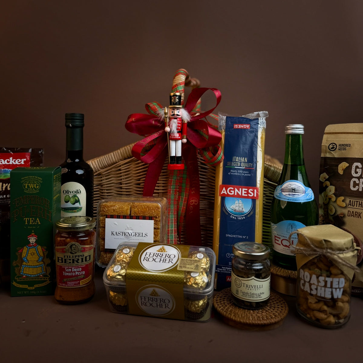 Tuscan Pantry Christmas Basket