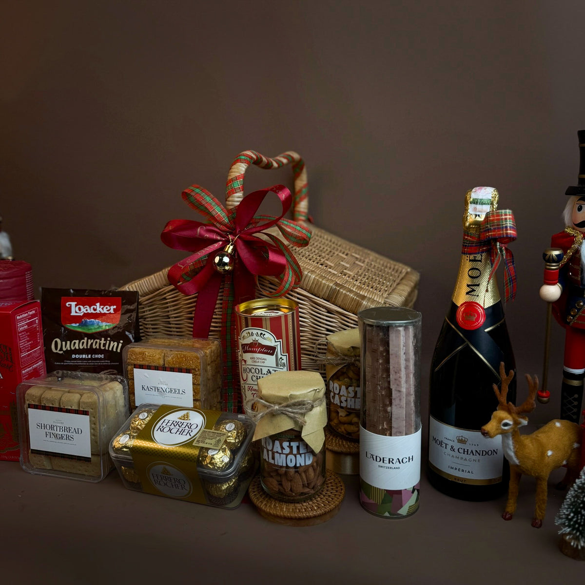 The Champagne Christmas Picnic Hamper
