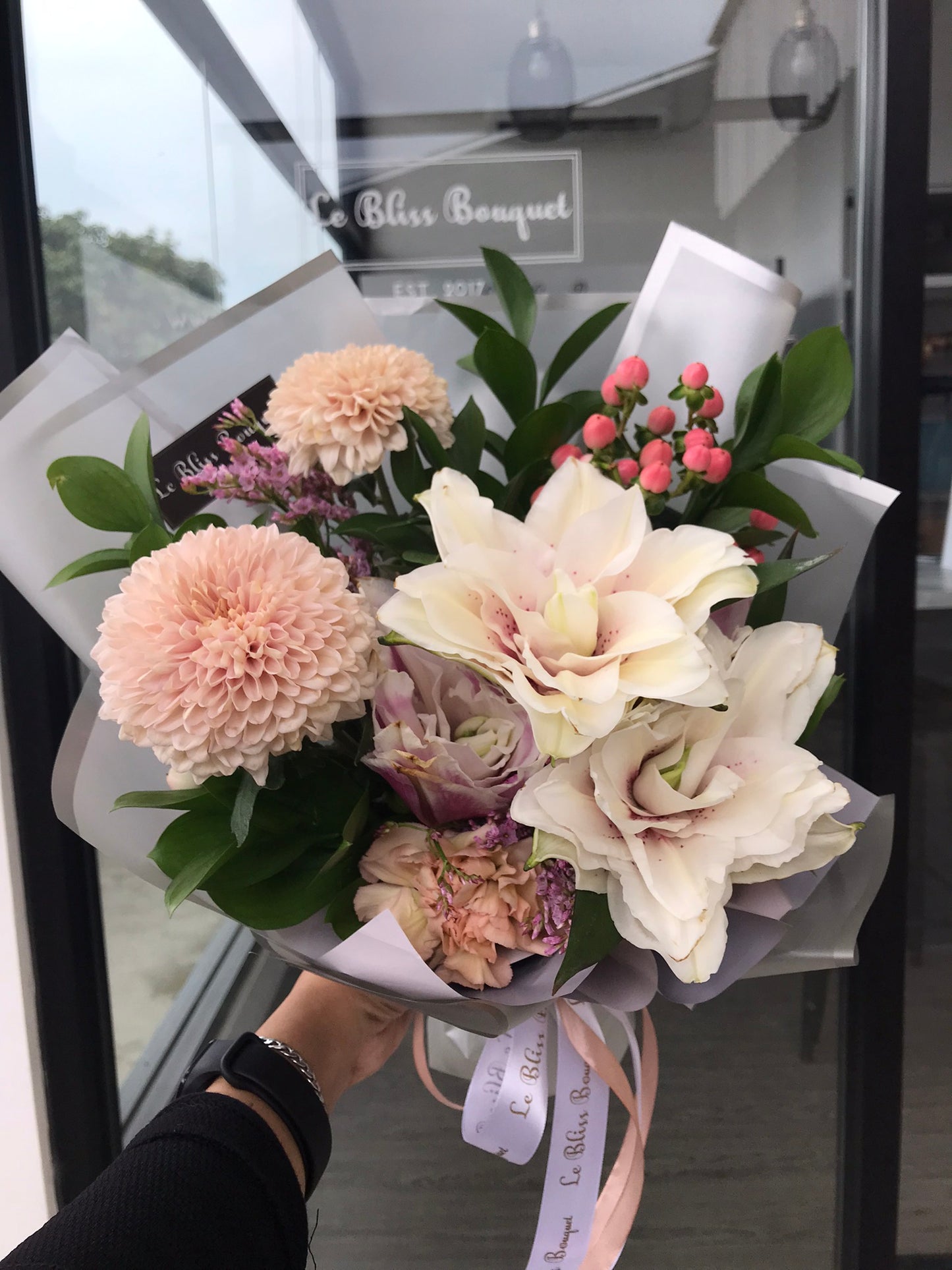 Roselily Gompie Bouquet