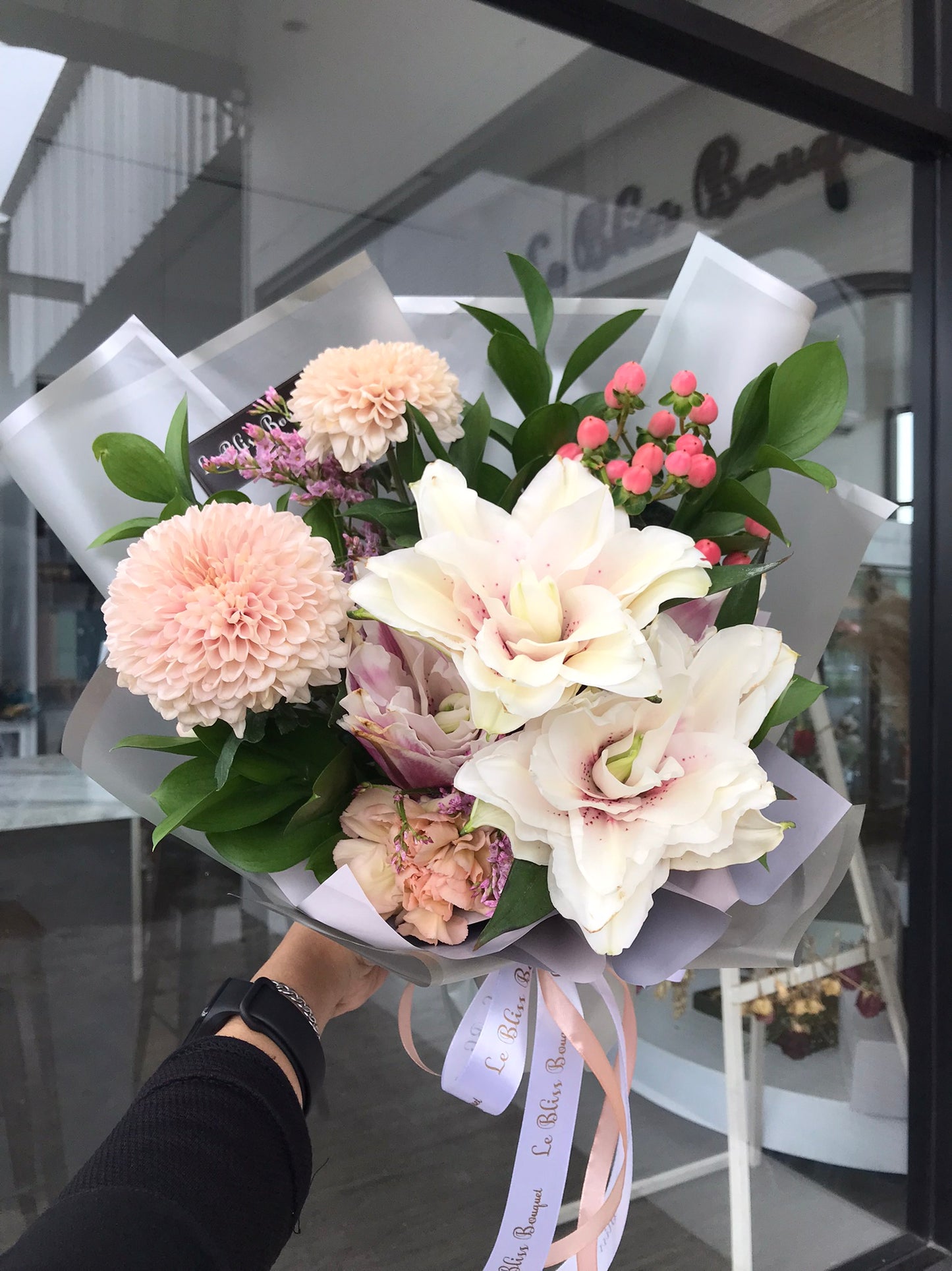 Roselily Gompie Bouquet