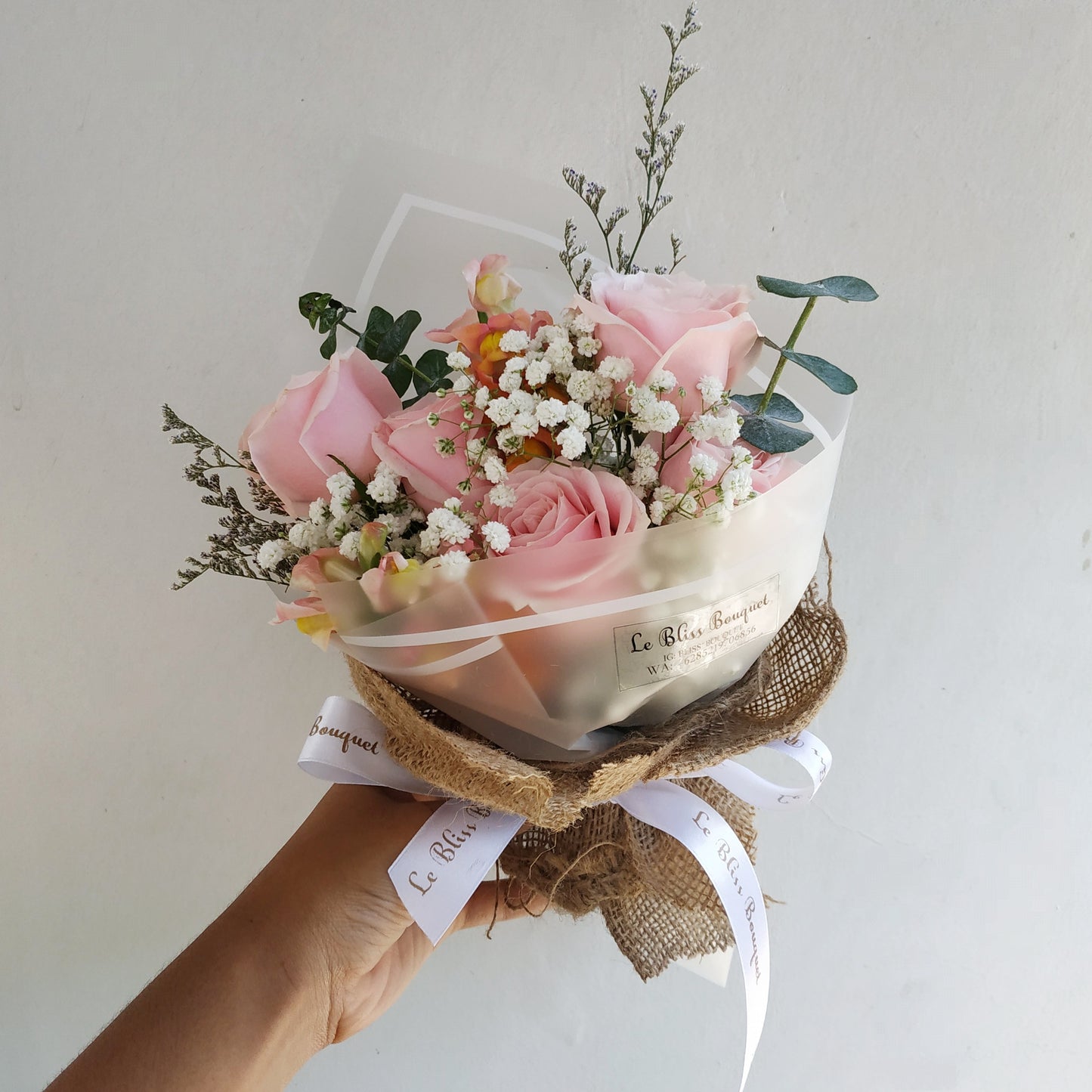 Premium Gift Box with Fresh Roses - Le Bliss Bouquet