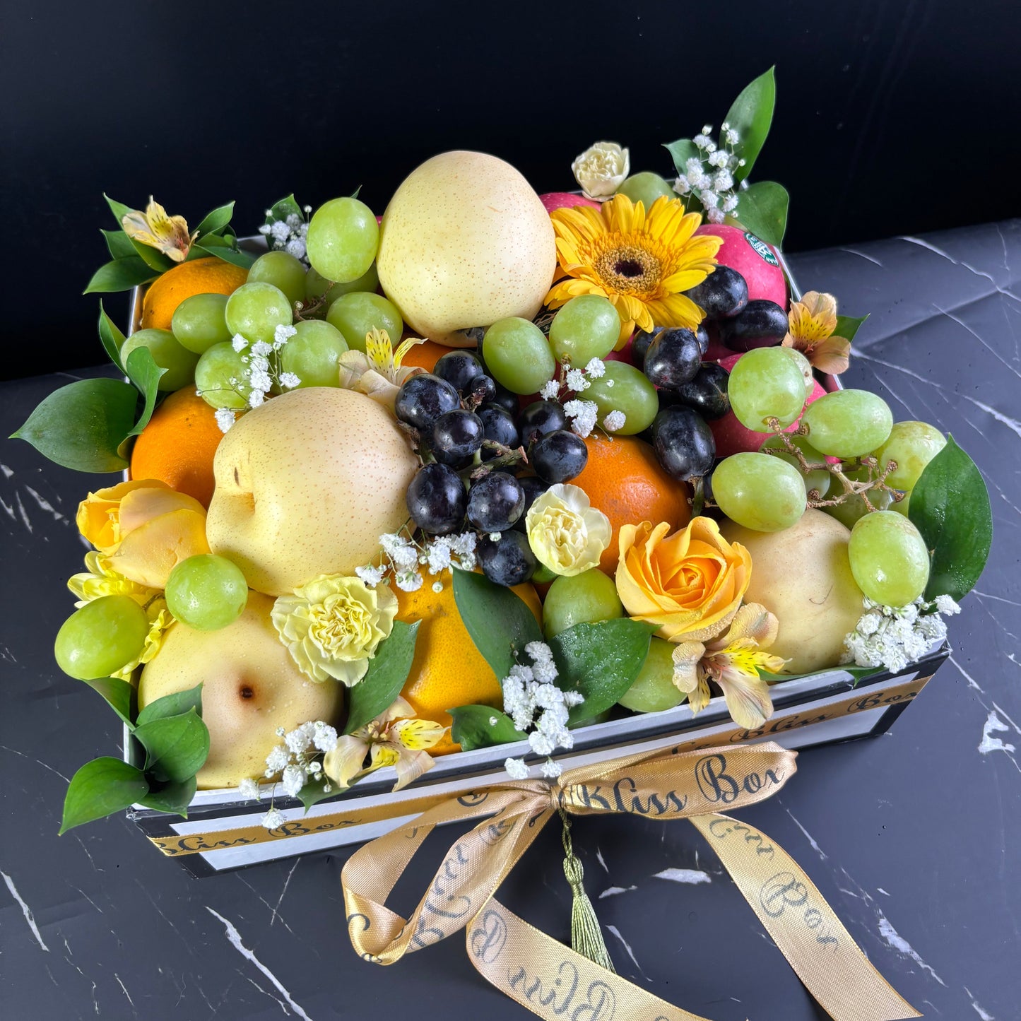 Parcel buah Lebaran – Fresh Fruit Box dengan kemasan elegan, cocok untuk hampers Idul Fitri by Le Bliss. Jakarta parcel