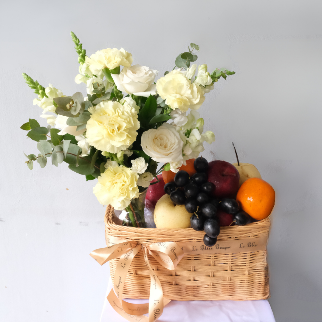 Parcel buah Surabaya dan bunga segar dengan pengiriman cepat ke Jakarta, Cirebon, Bintaro, Tangerang dari Le Bliss Bouquet.