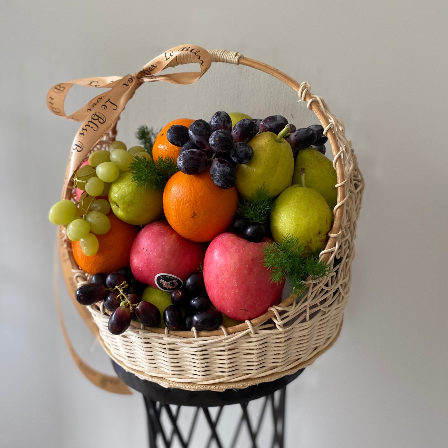 Parcel buah impor Le Bliss Bouquet dengan pengiriman cepat dan aman ke seluruh wilayah Jakarta.