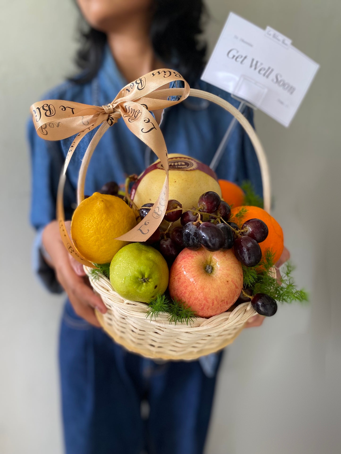 Pesan parcel buah hari yang sama dengan pengiriman cepat.