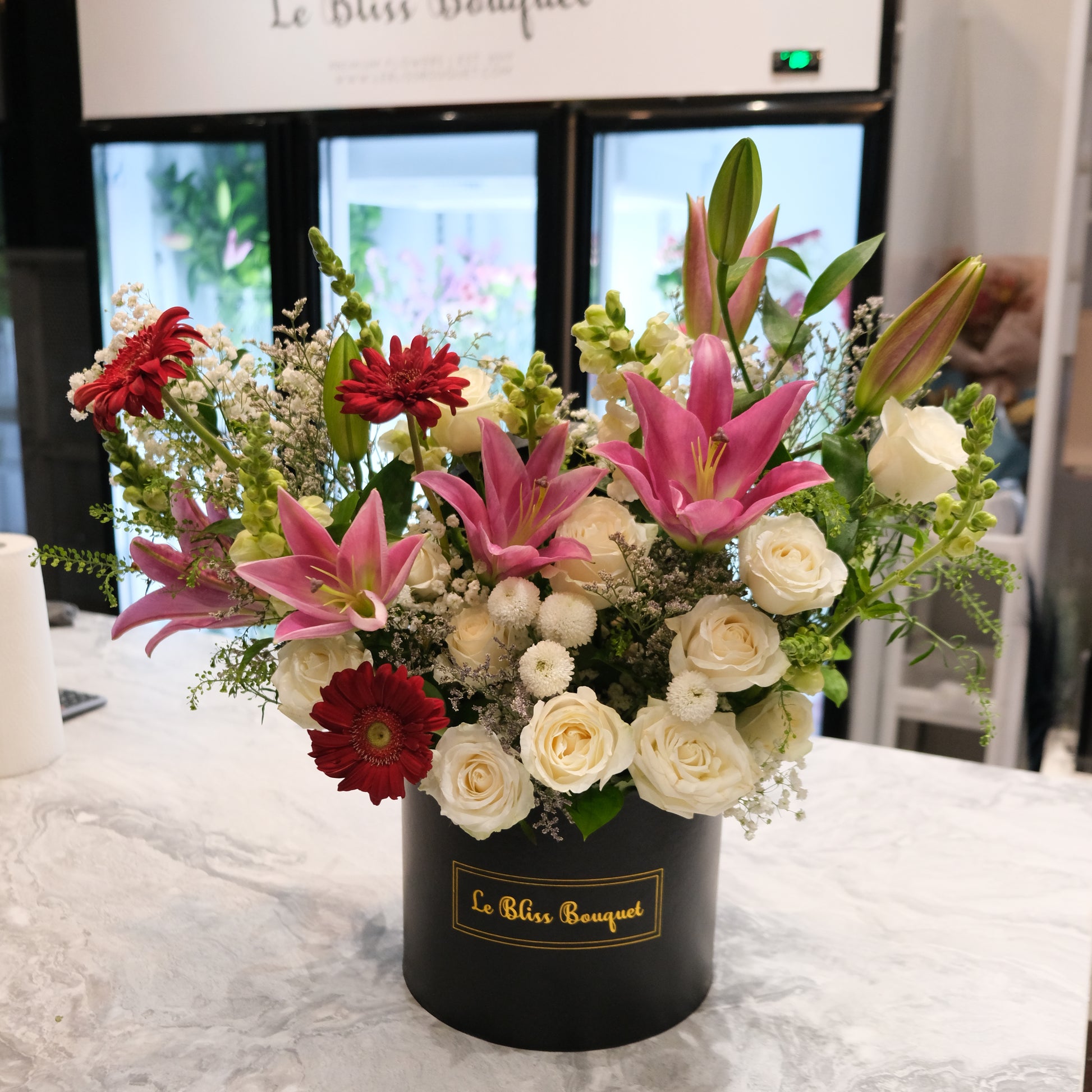 Pink Lily White Rose Grand Bloombox – Toko Bunga Premium. florist jakarta, florist surabaya, florist cirebon, gresik, Sidoarjo, tangerang