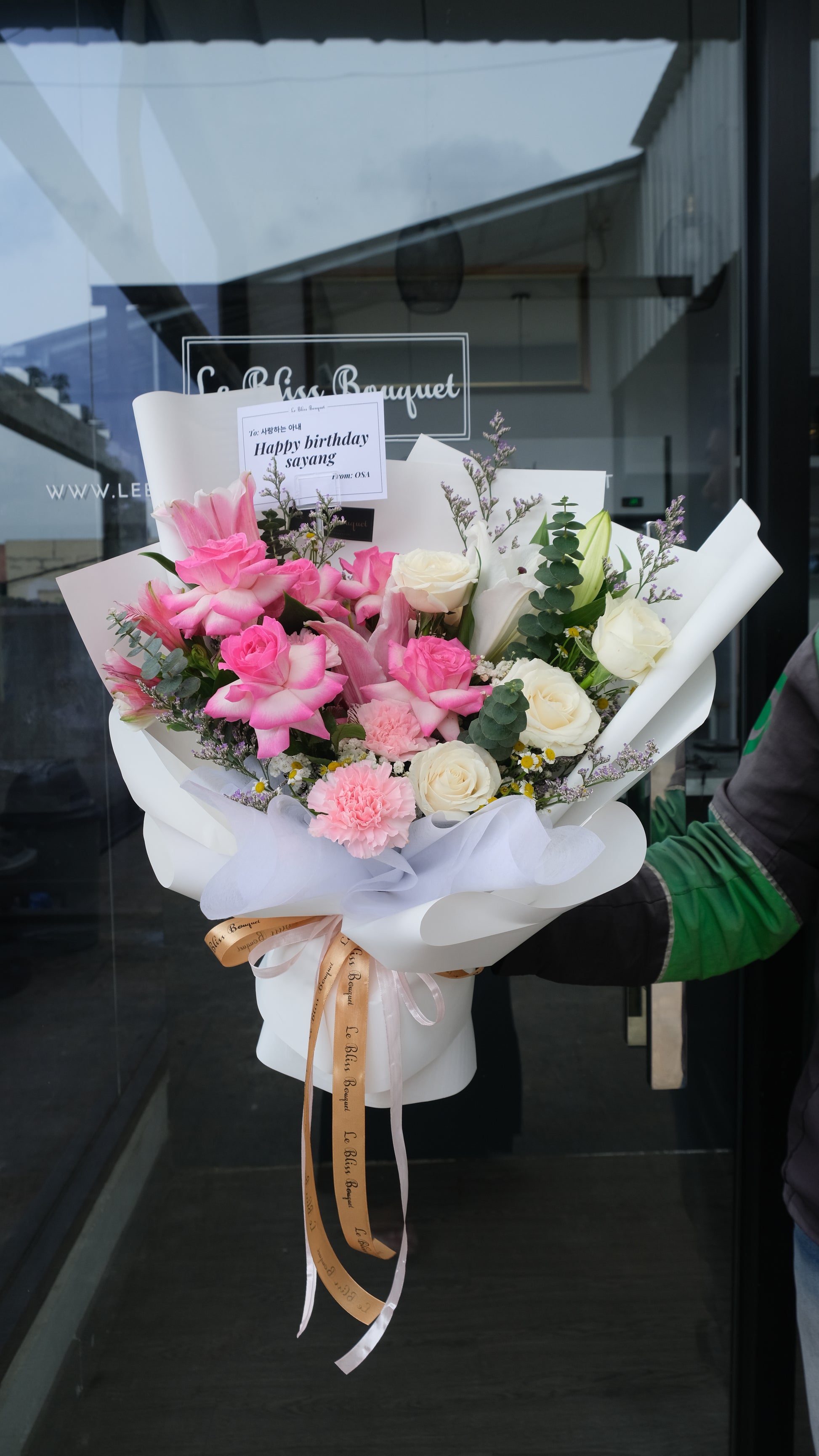 Pink White Gradation Large Bouquet dari Le Bliss Bouquet, florist Jakarta terpercaya indonesia