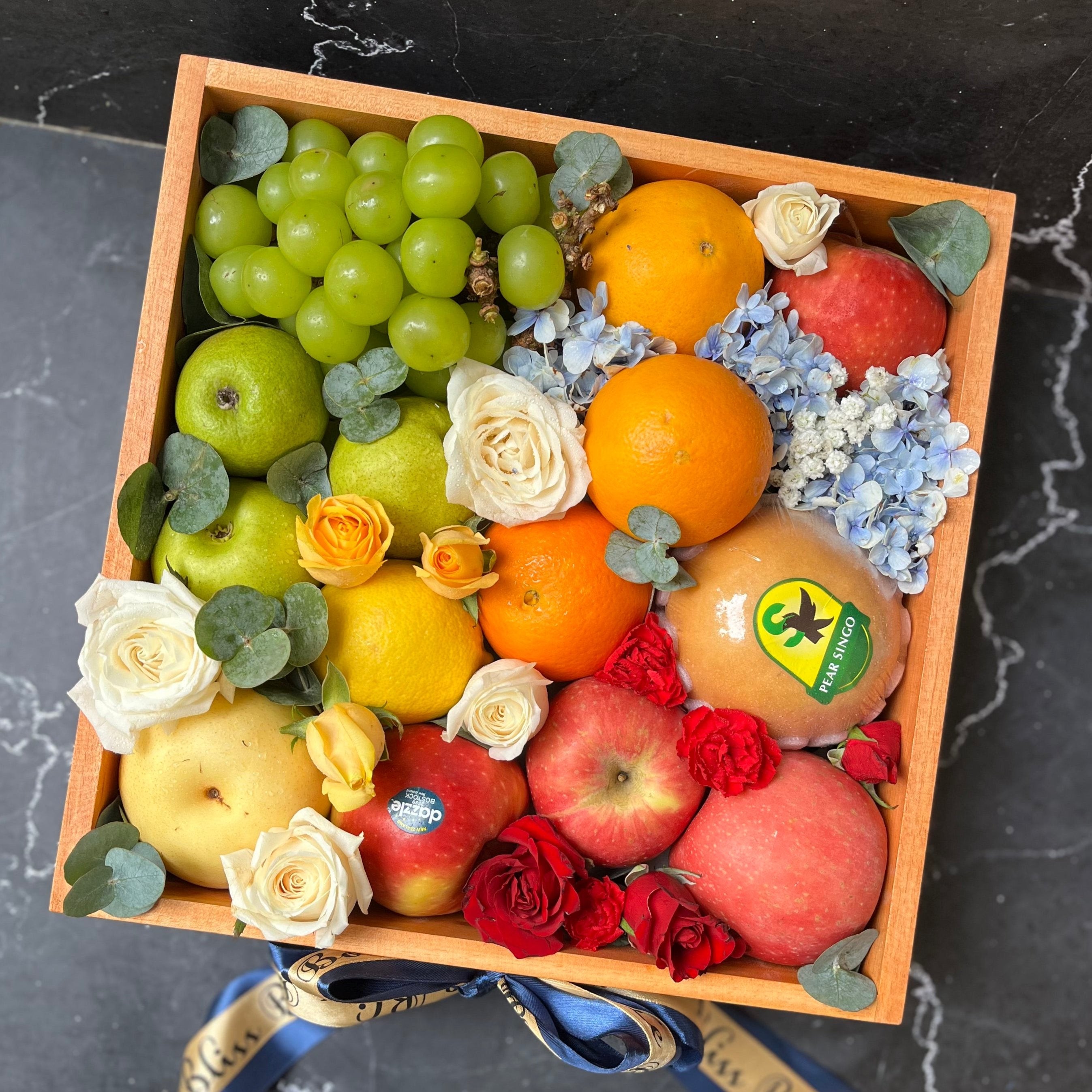 Rainbow Wooden Fruit Box - hadiah sehat dengan dekorasi bunga cantik - fruit hamper jakarta selatan