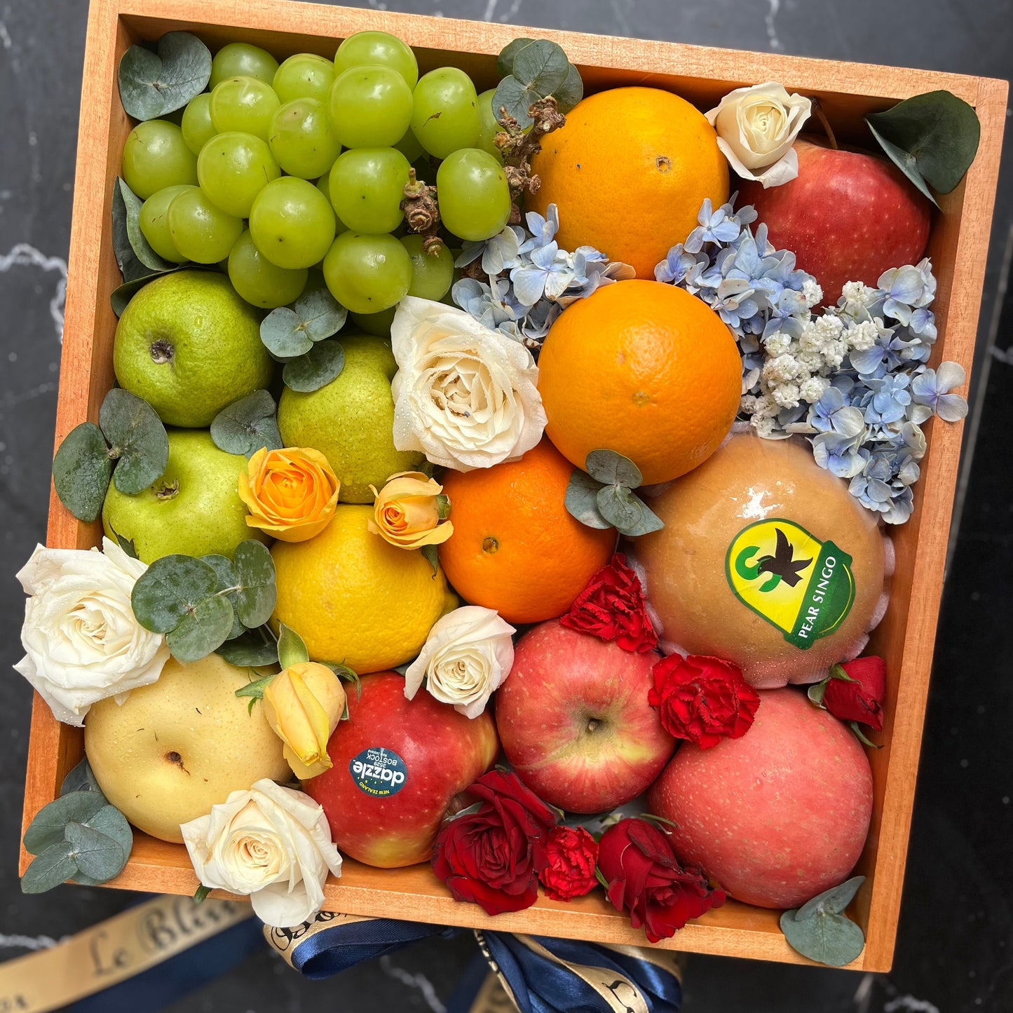 Rainbow Wooden Fruit Box - hadiah sehat dengan dekorasi bunga cantik - parcel buah - fruit hamper surabaya
