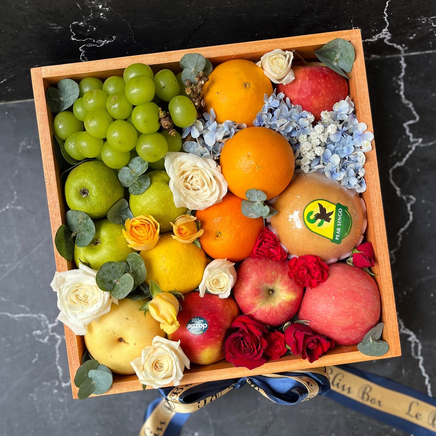 Rainbow Wooden Fruit Box - hadiah sehat dengan dekorasi bunga cantik - parcel buah jakarta - fruit hamper jakarta