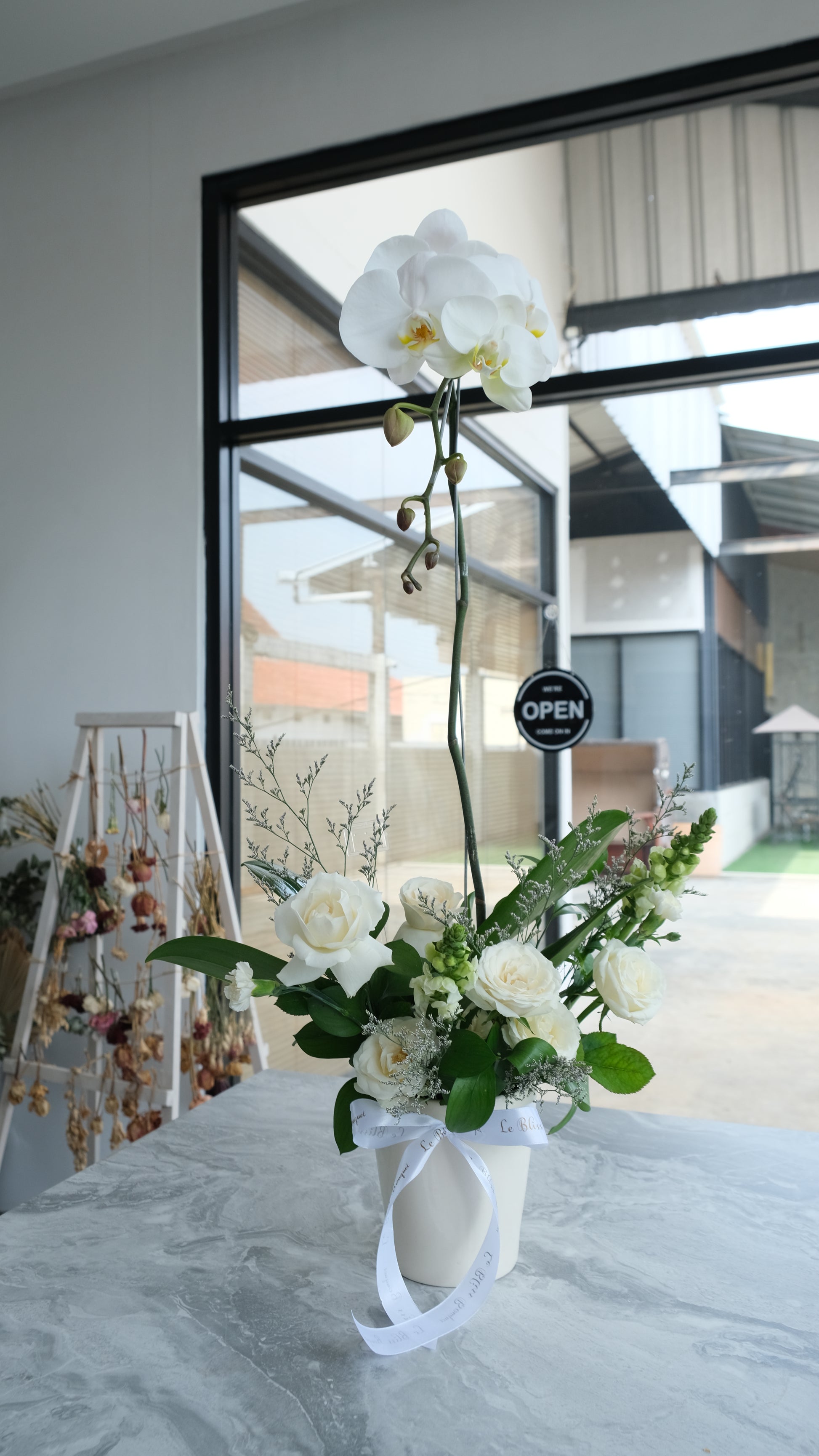 Rangkaian anggrek di jakarta barat puri by Le Bliss Bouquet