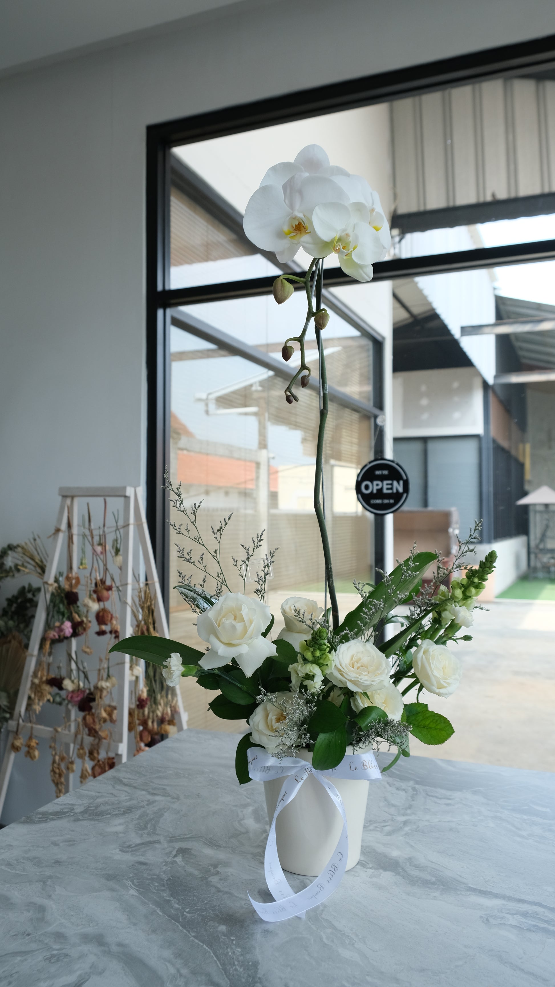 Rangkaian anggrek di jakarta pusat by Le Bliss Bouquet