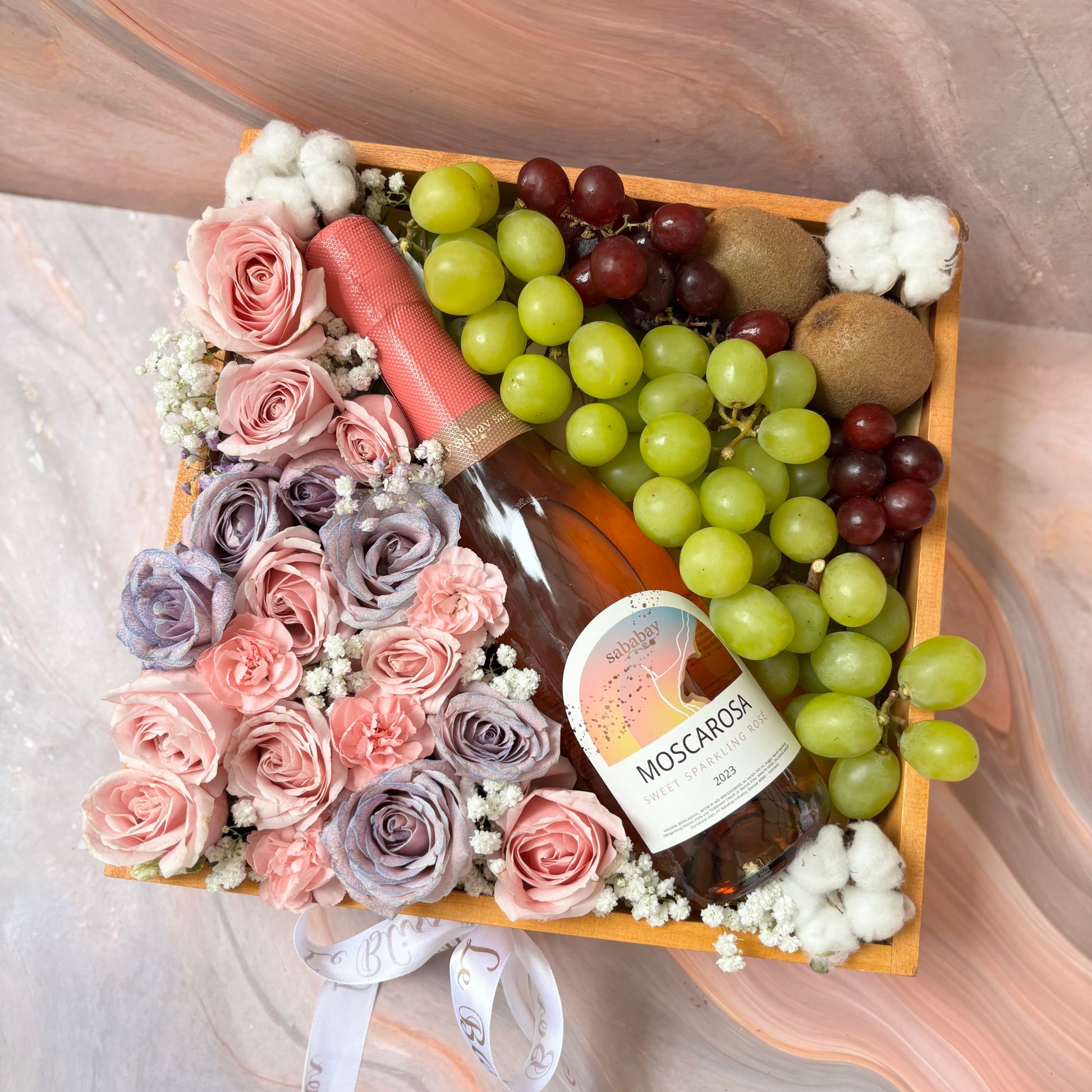 Rose Wine Pink Fruit Hamper – a luxurious wine gift set featuring premium rosé wine and fresh fruits, by Le Bliss Box. Jakarta delivery